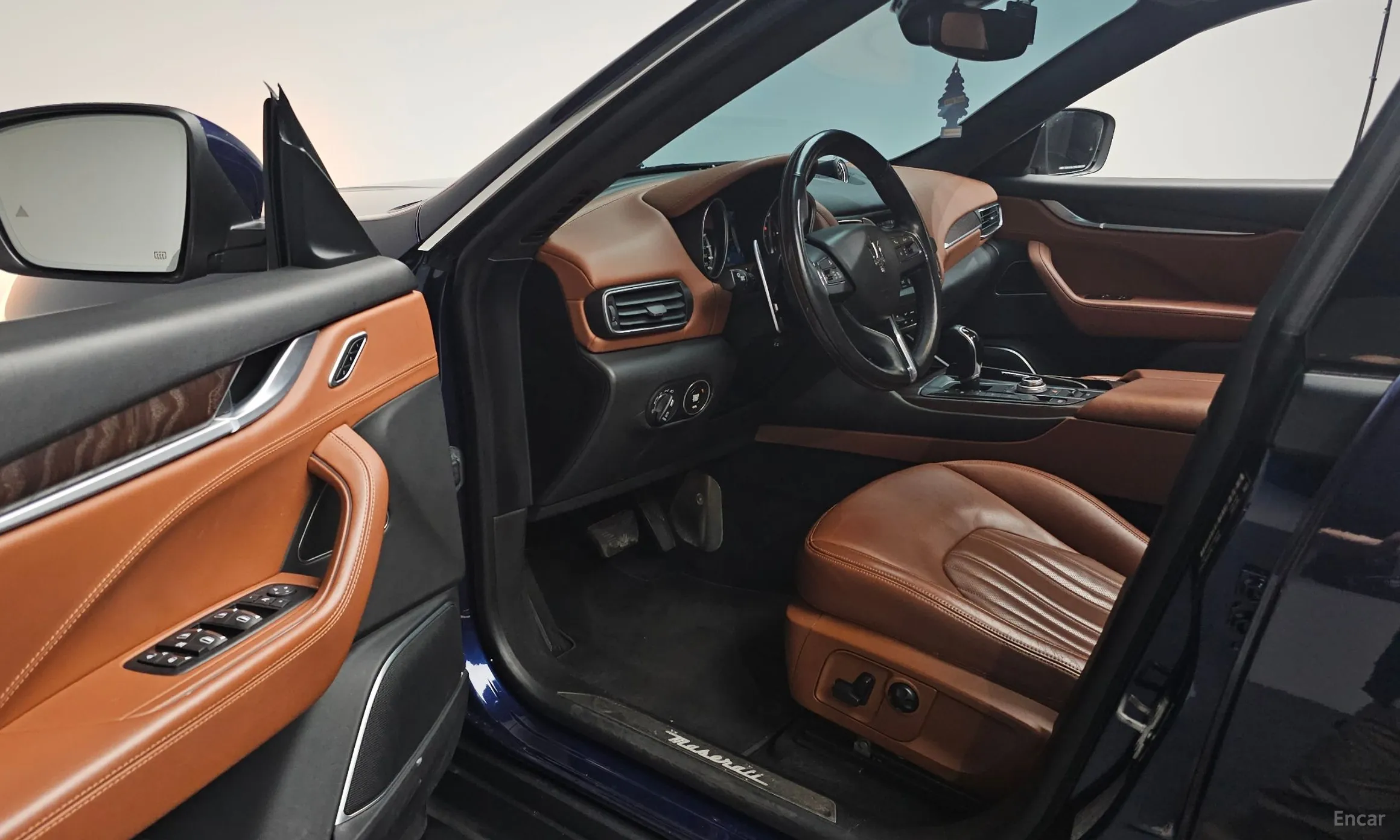 Maserati Levante превью 11