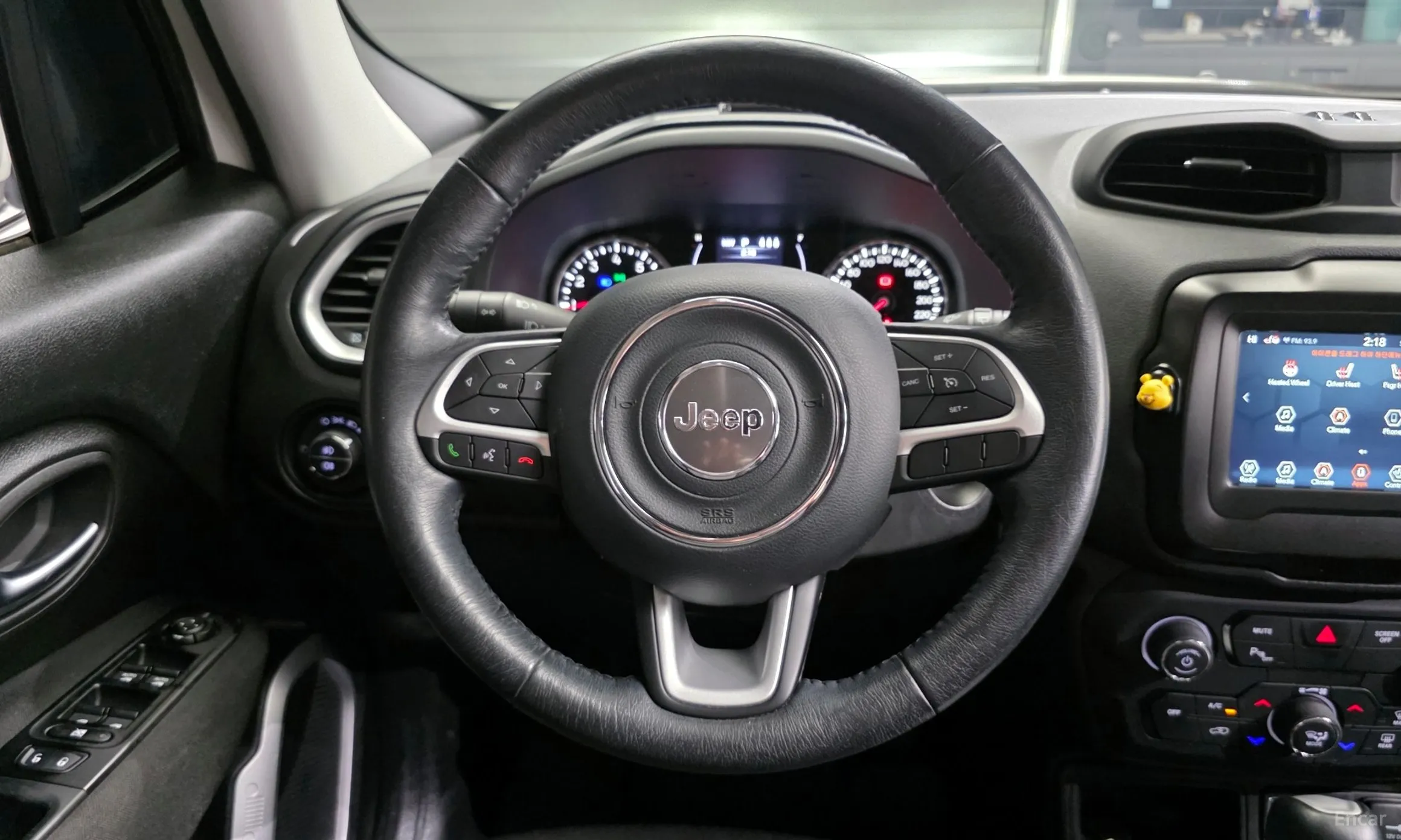 Jeep Renegade превью 13