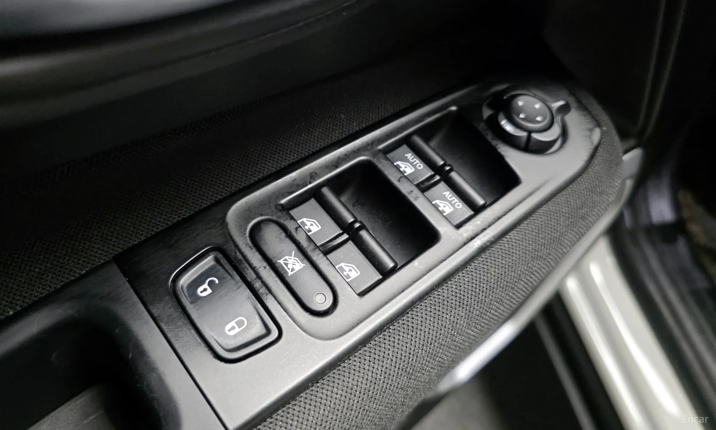 Jeep Renegade превью 14