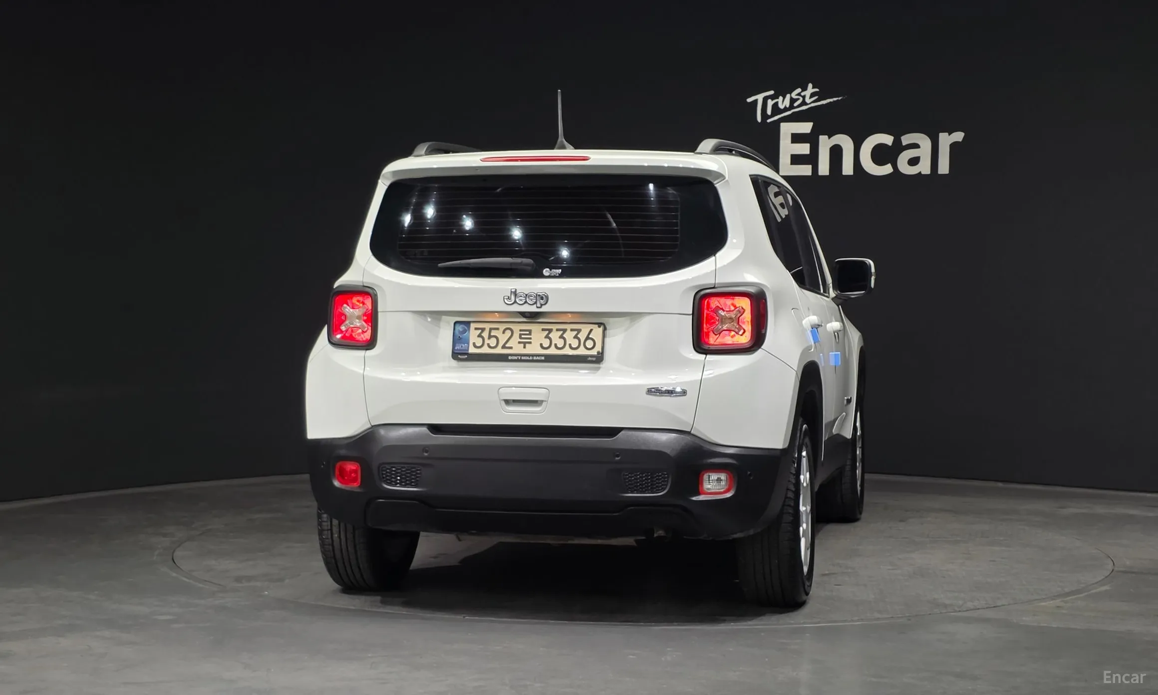 Jeep Renegade превью 4