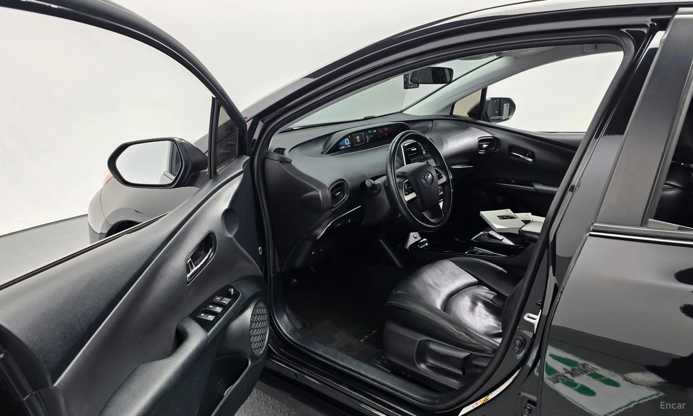 Toyota Prius 4th Generation превью 10