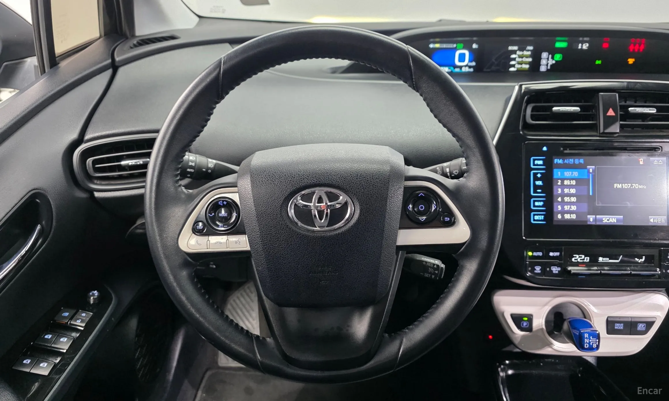 Toyota Prius 4th Generation превью 13
