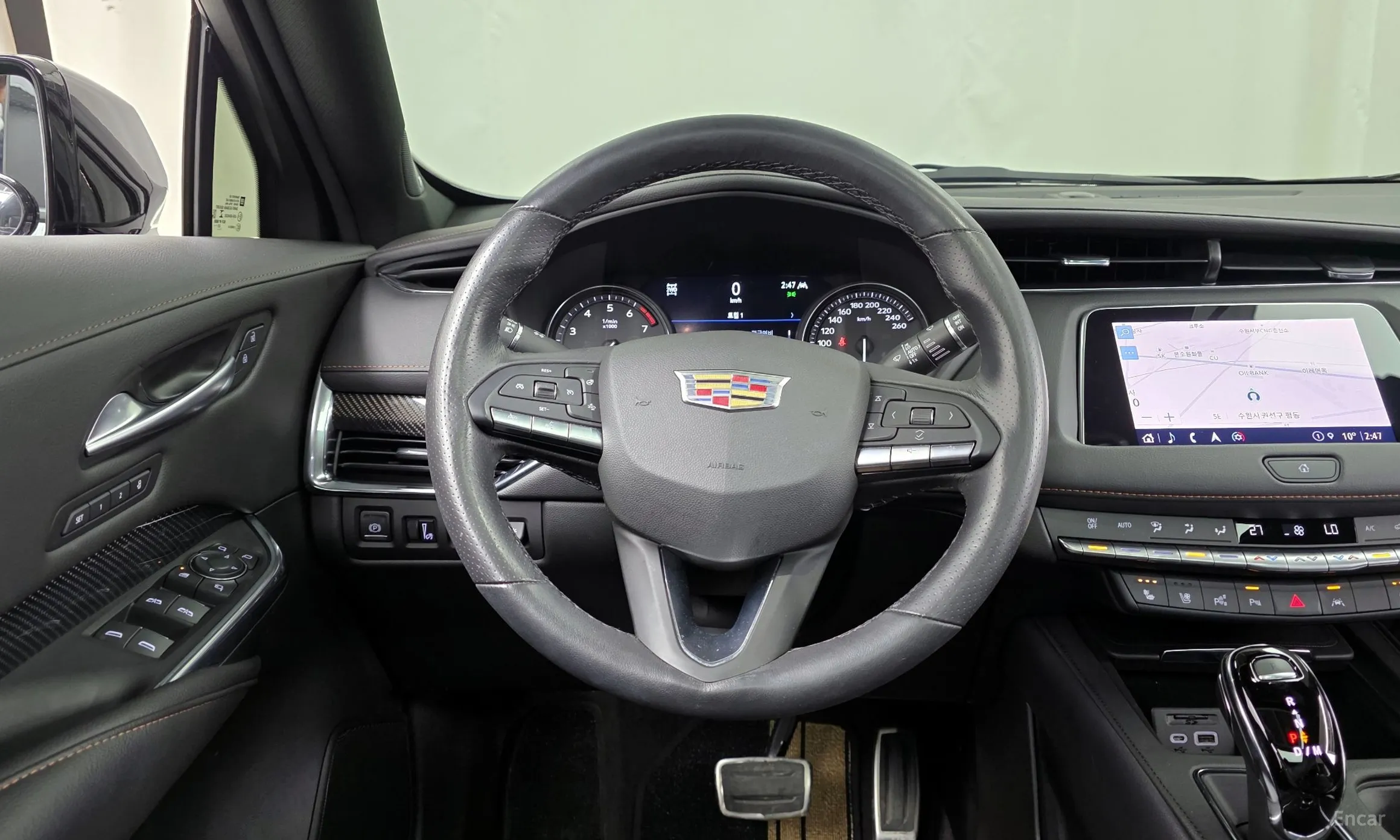 Cadillac XT4 превью 13