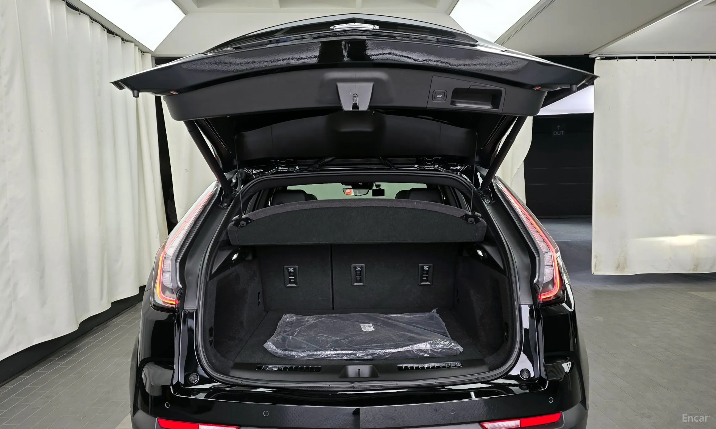 Cadillac XT4 превью 20