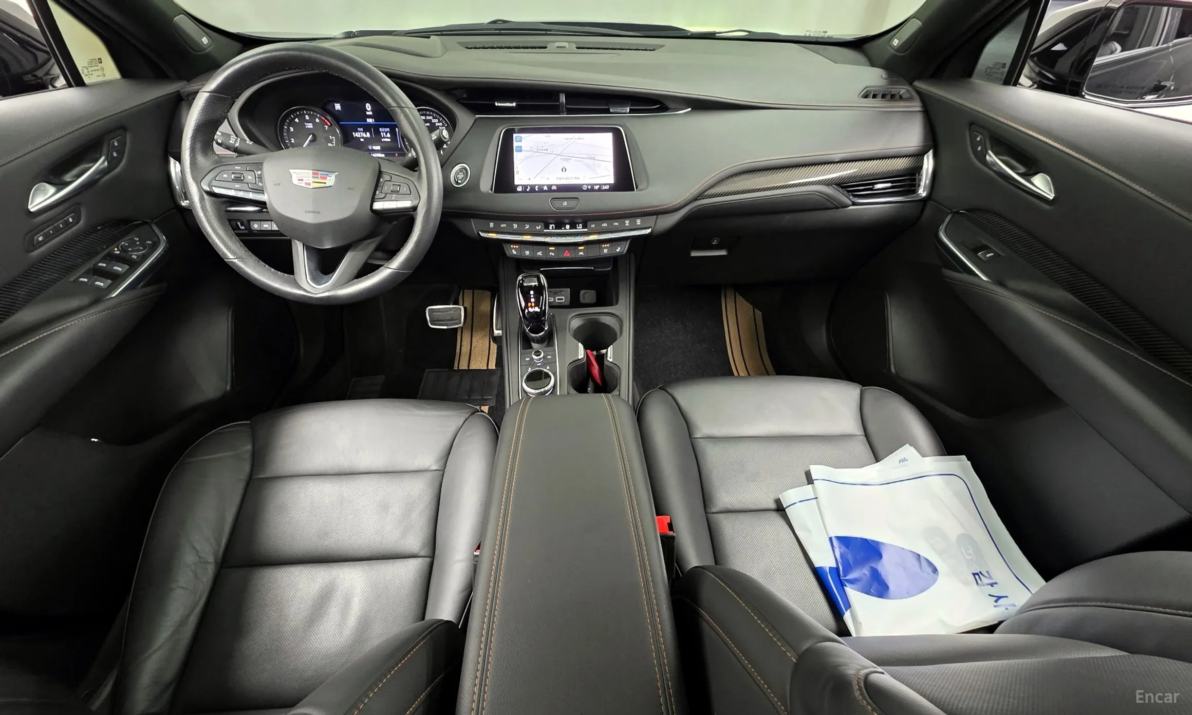Cadillac XT4 превью 7