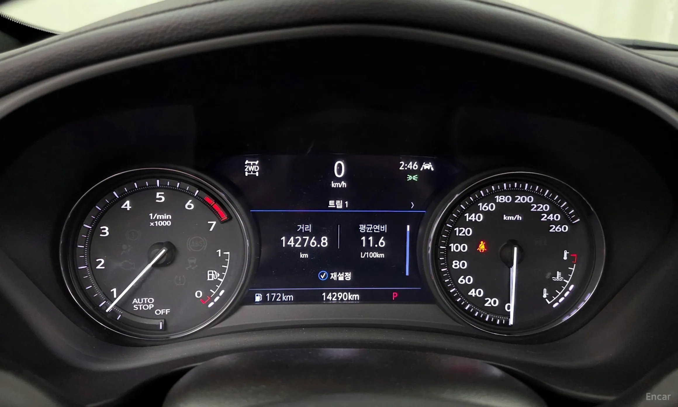 Cadillac XT4 превью 8
