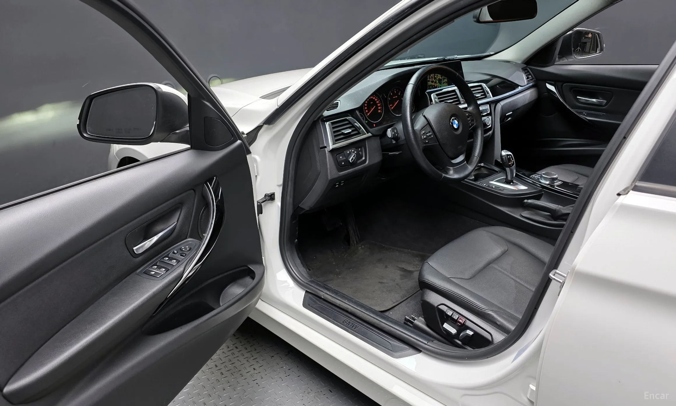 BMW 3 Series (F30) превью 11