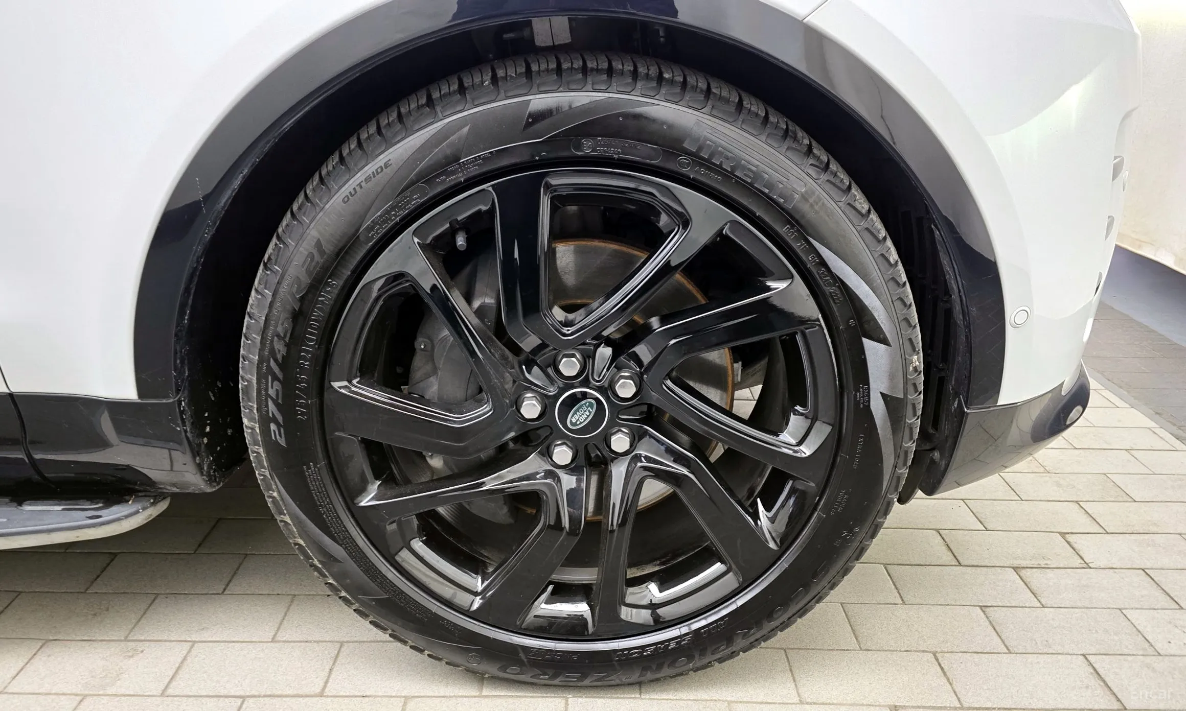 Land Rover Discovery 5 превью 5