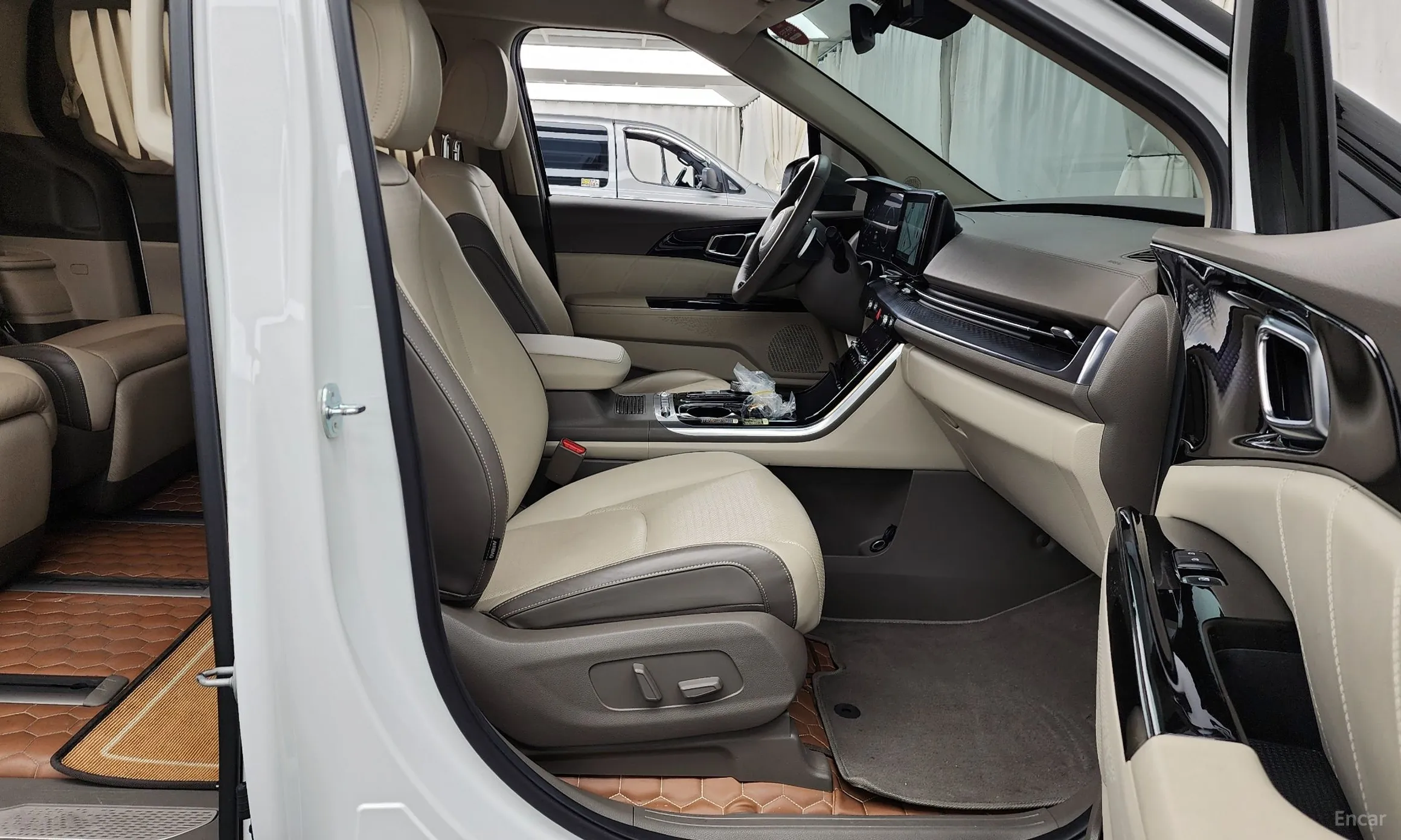 Kia Carnival Gen 4 превью 11