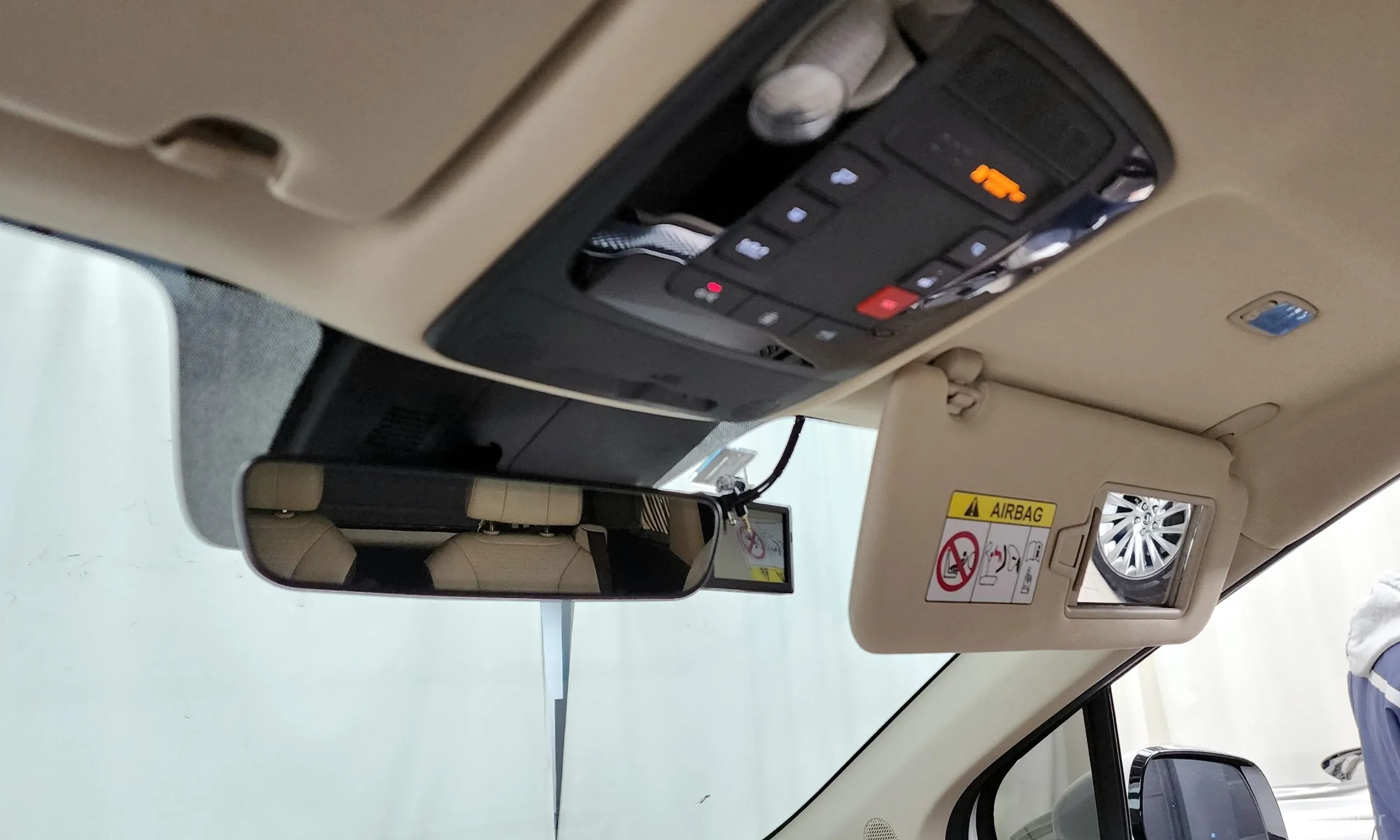 Kia Carnival Gen 4 превью 17