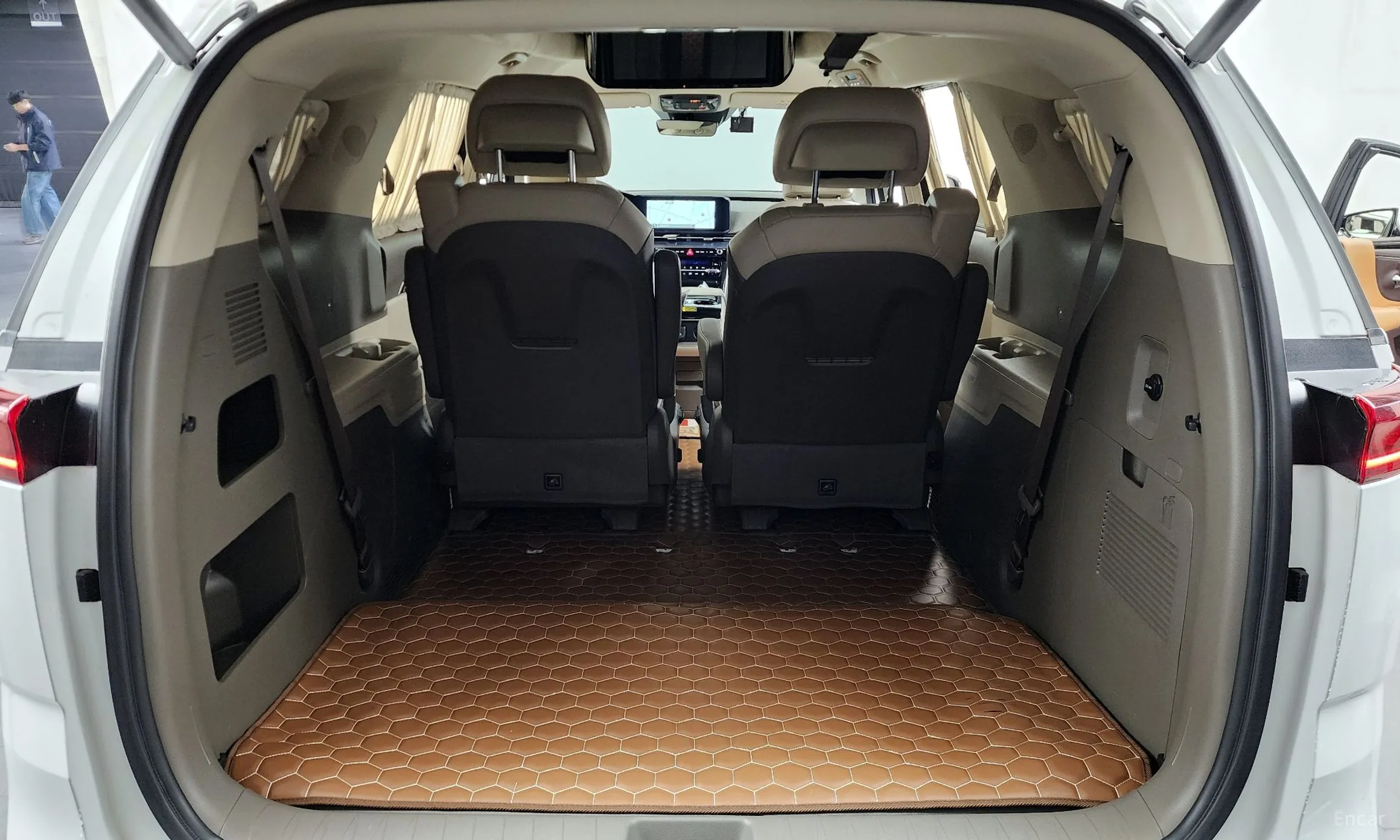 Kia Carnival Gen 4 превью 20