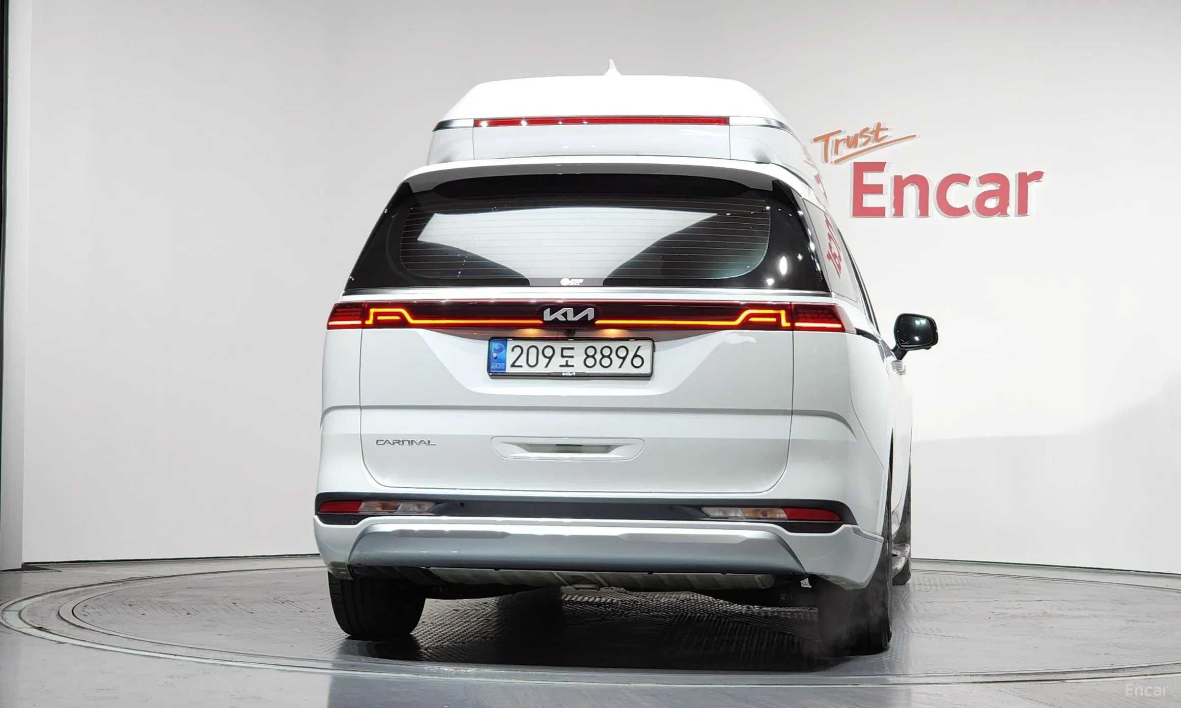 Kia Carnival Gen 4 превью 4