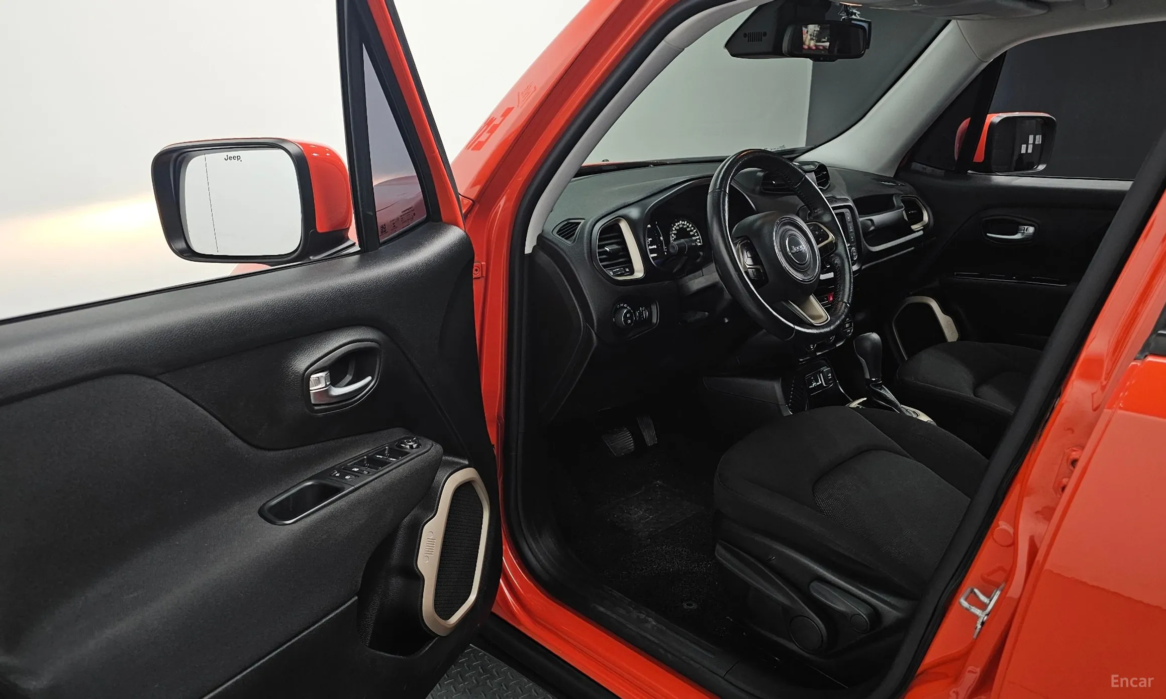 Jeep Renegade превью 11