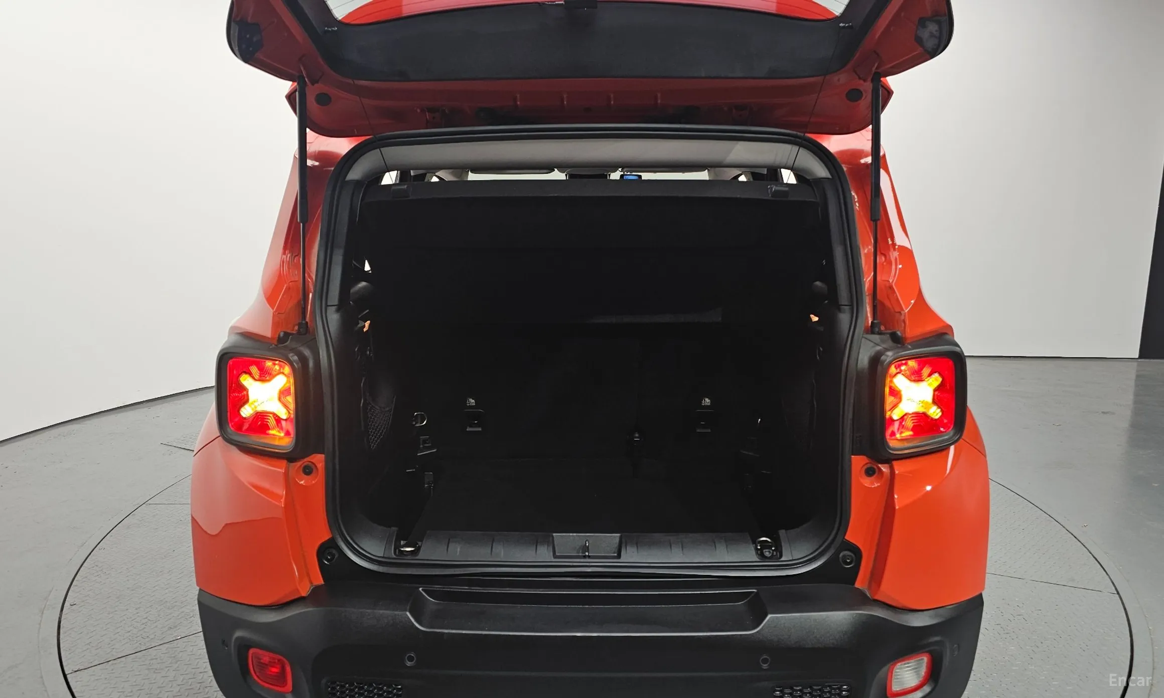 Jeep Renegade превью 20