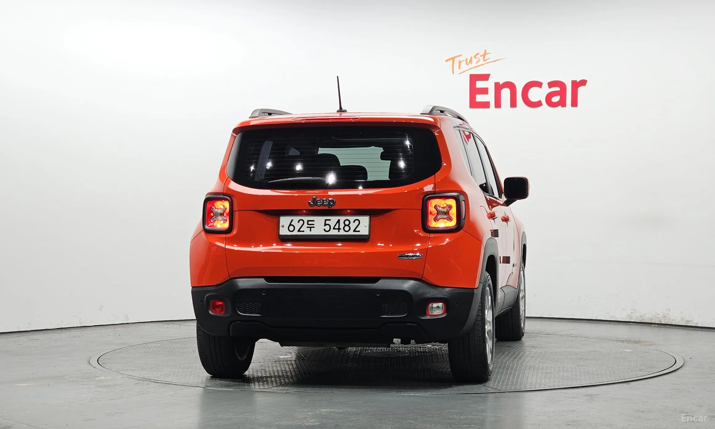 Jeep Renegade превью 4