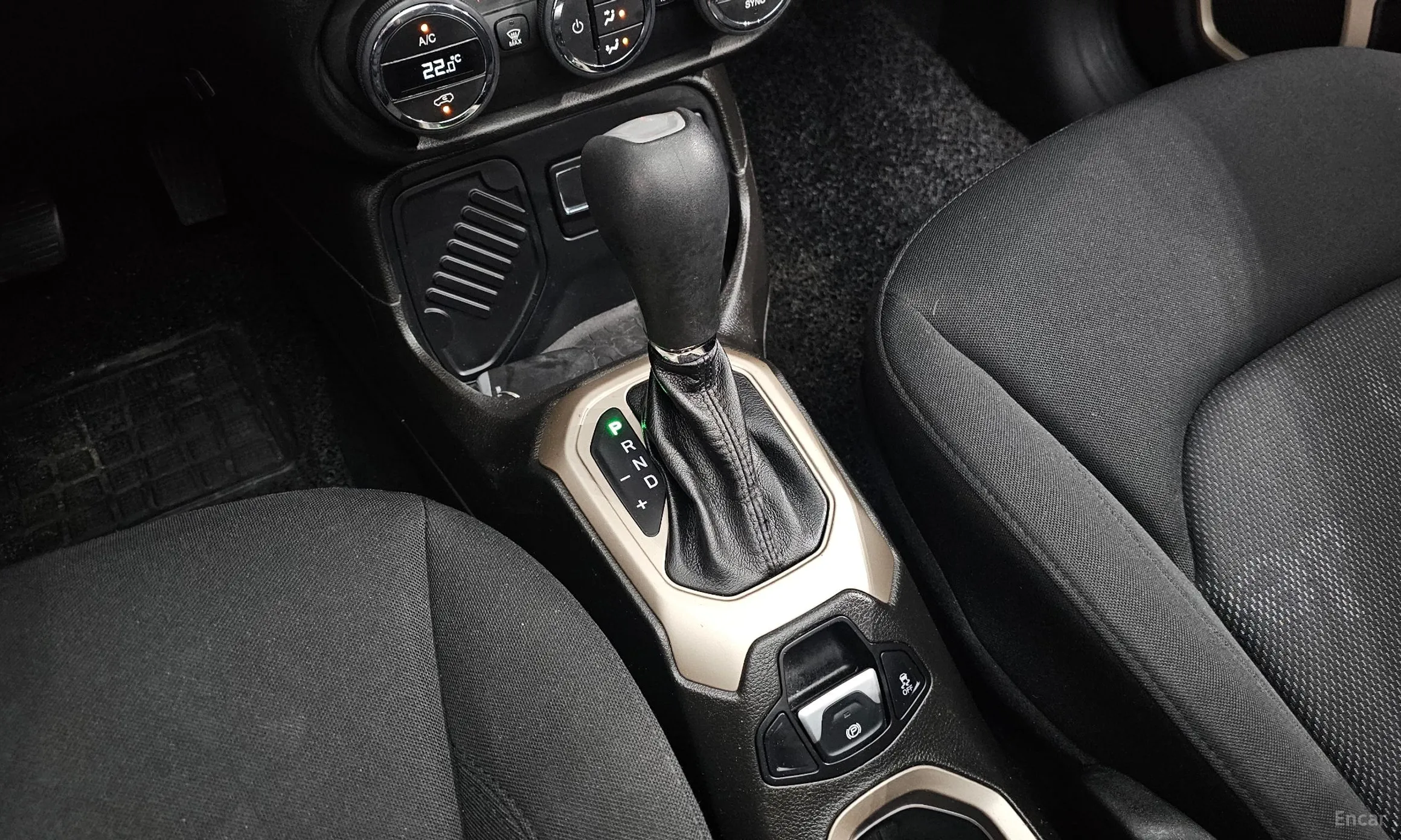 Jeep Renegade превью 9