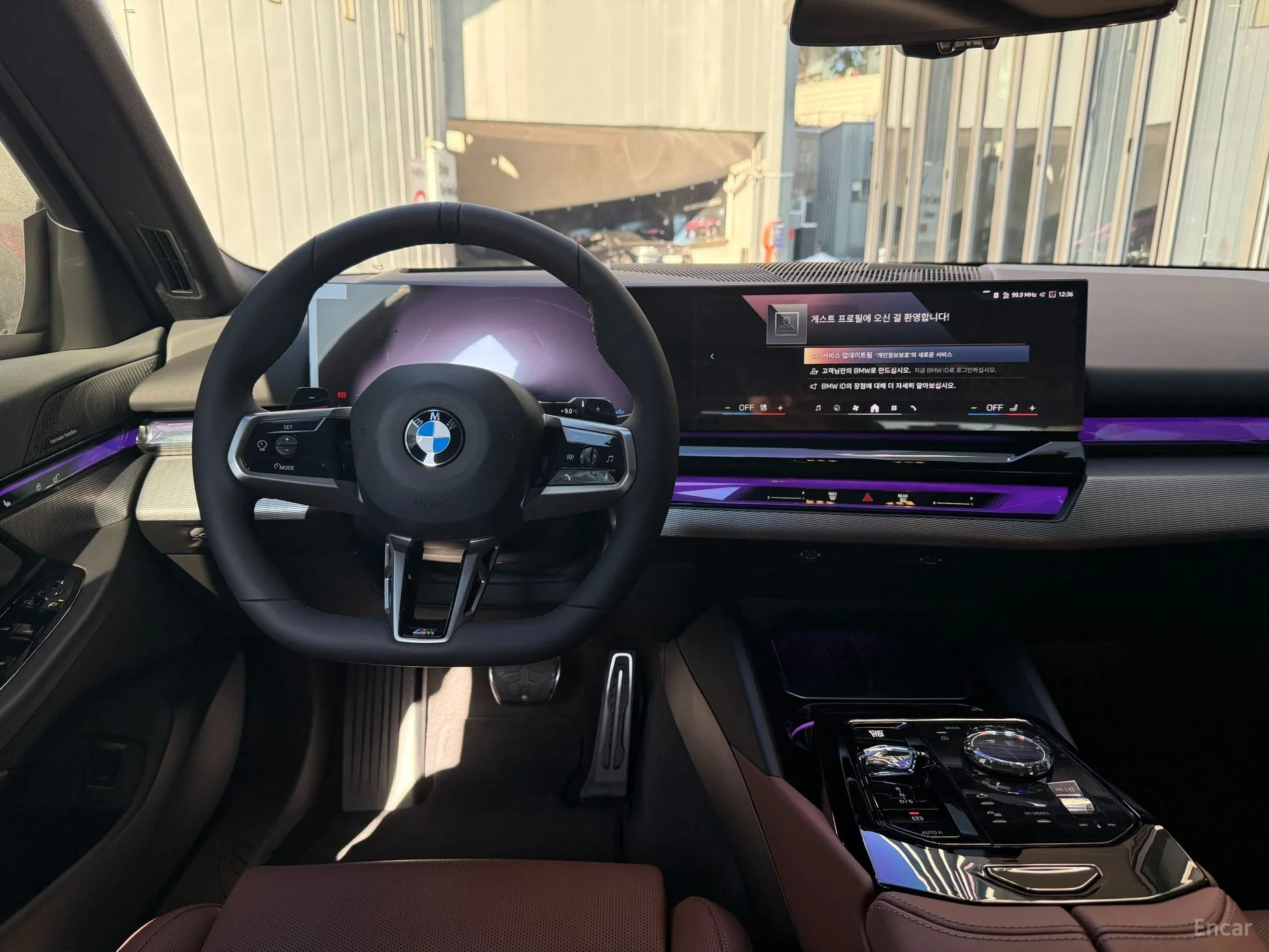 BMW 5 Series (G60) превью 10