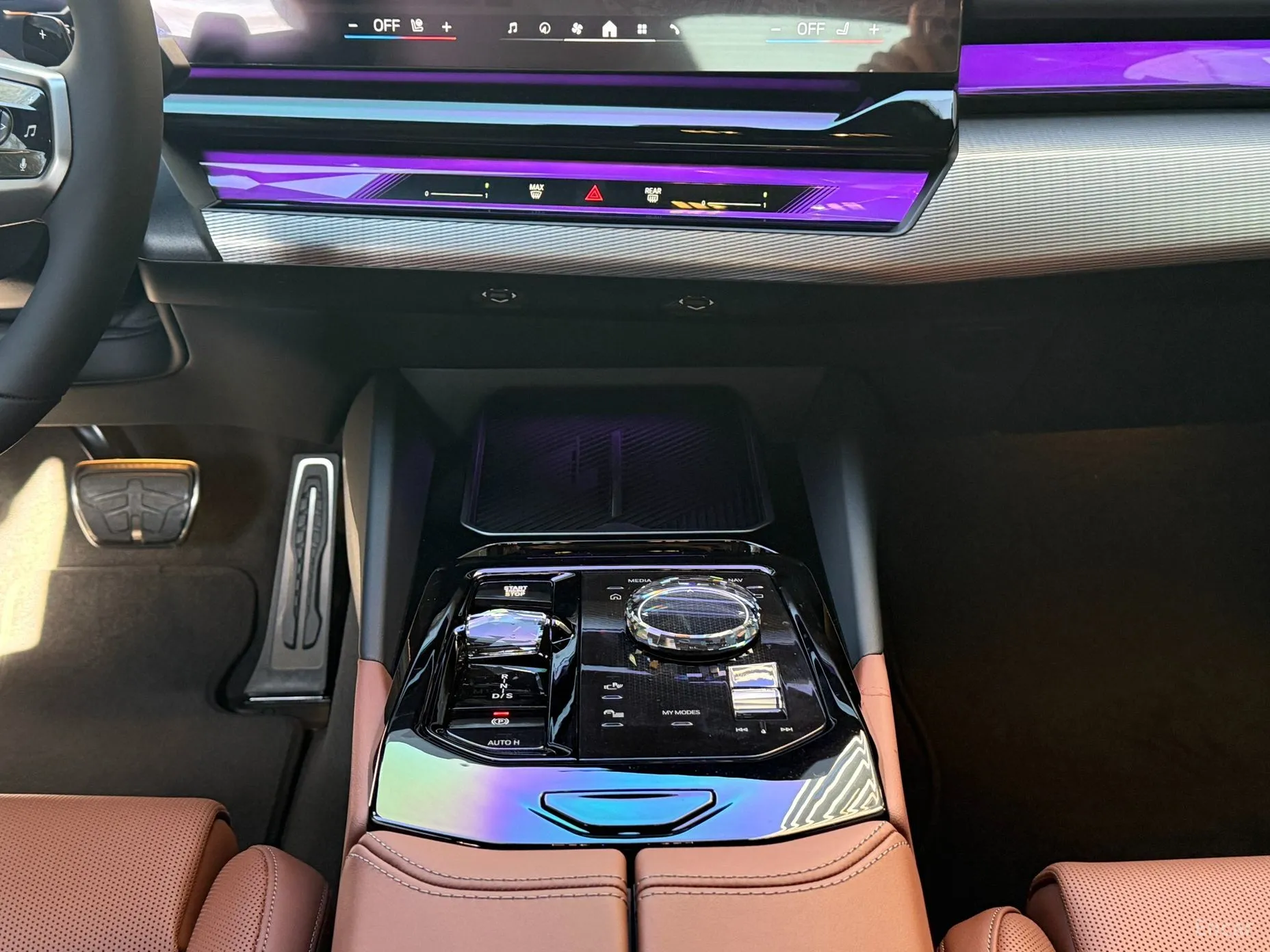 BMW 5 Series (G60) превью 13
