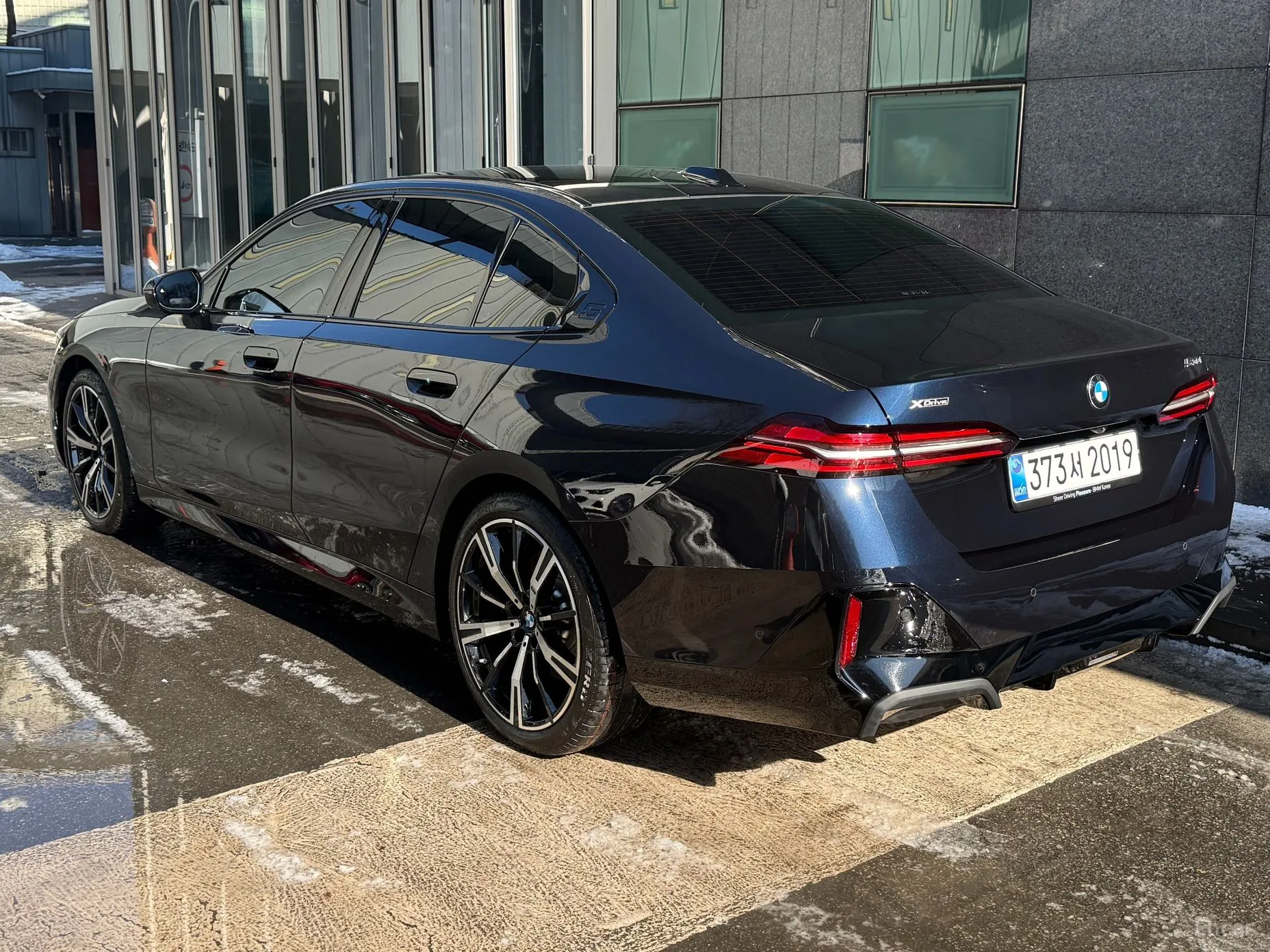 BMW 5 Series (G60) превью 4