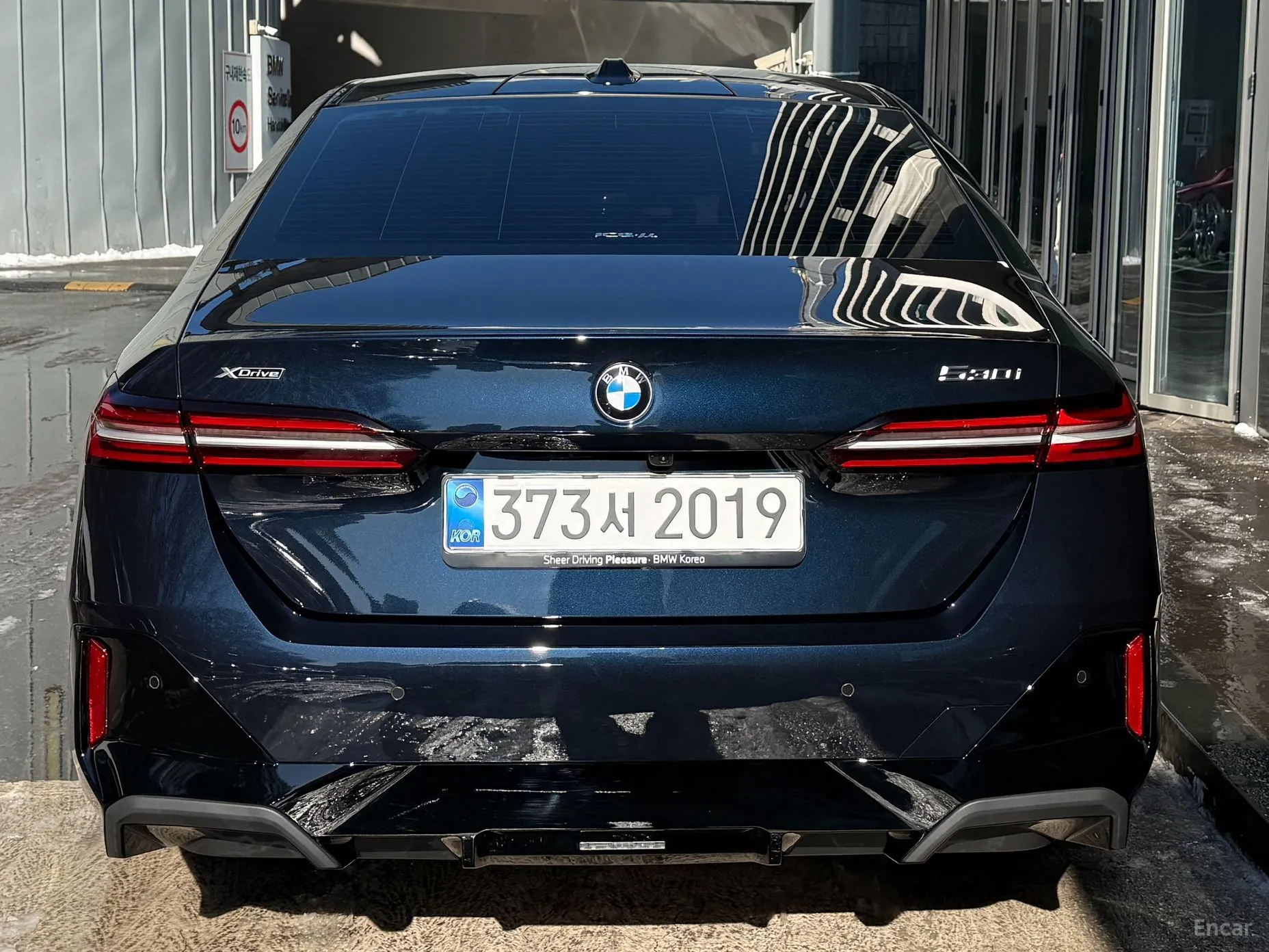 BMW 5 Series (G60) превью 5