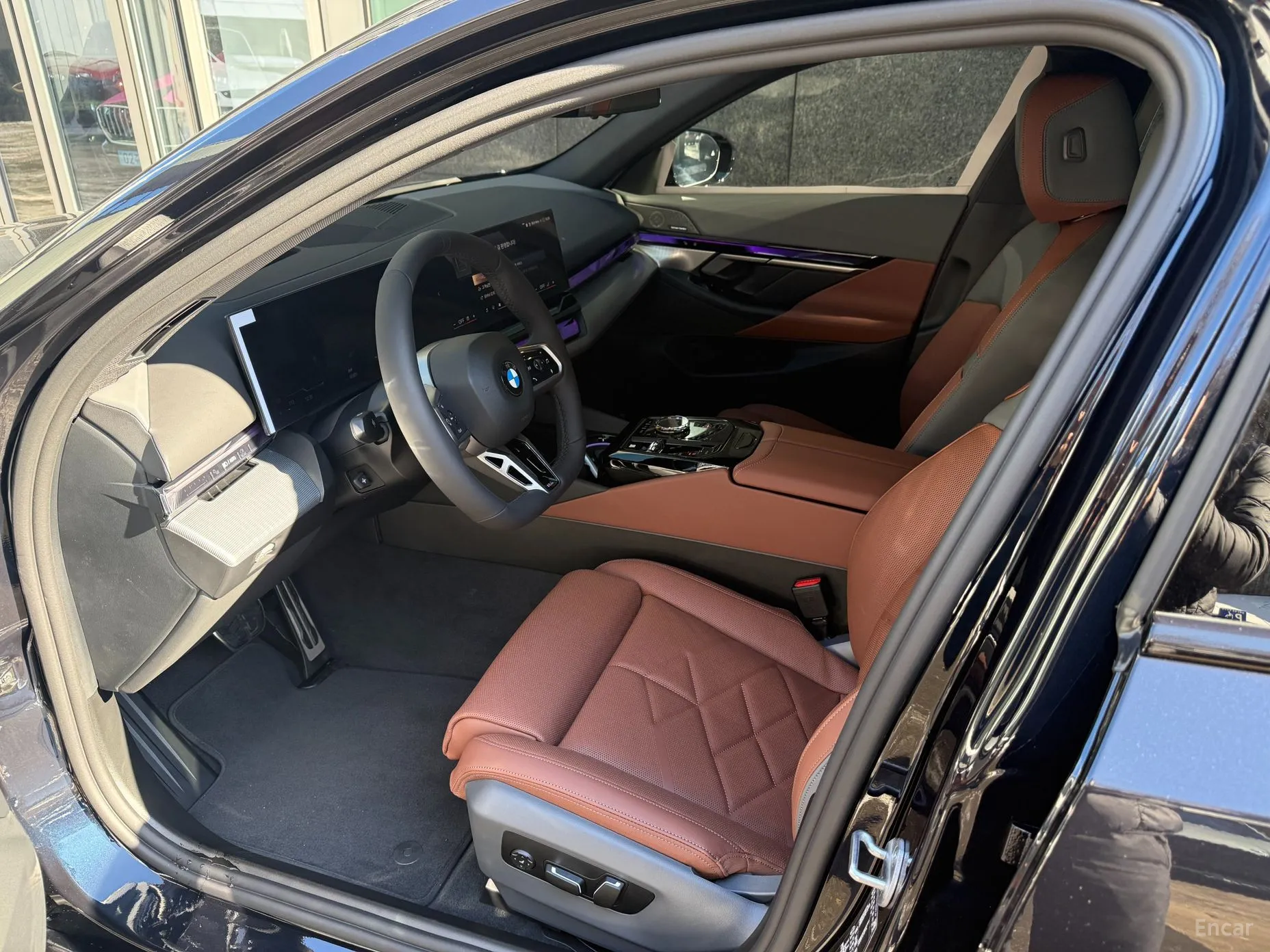 BMW 5 Series (G60) превью 7