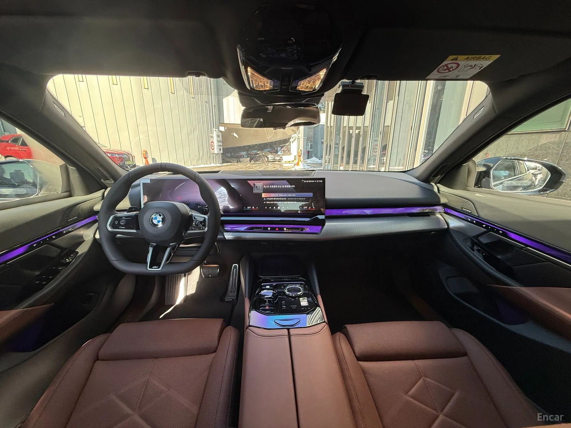 BMW 5 Series (G60) превью 9