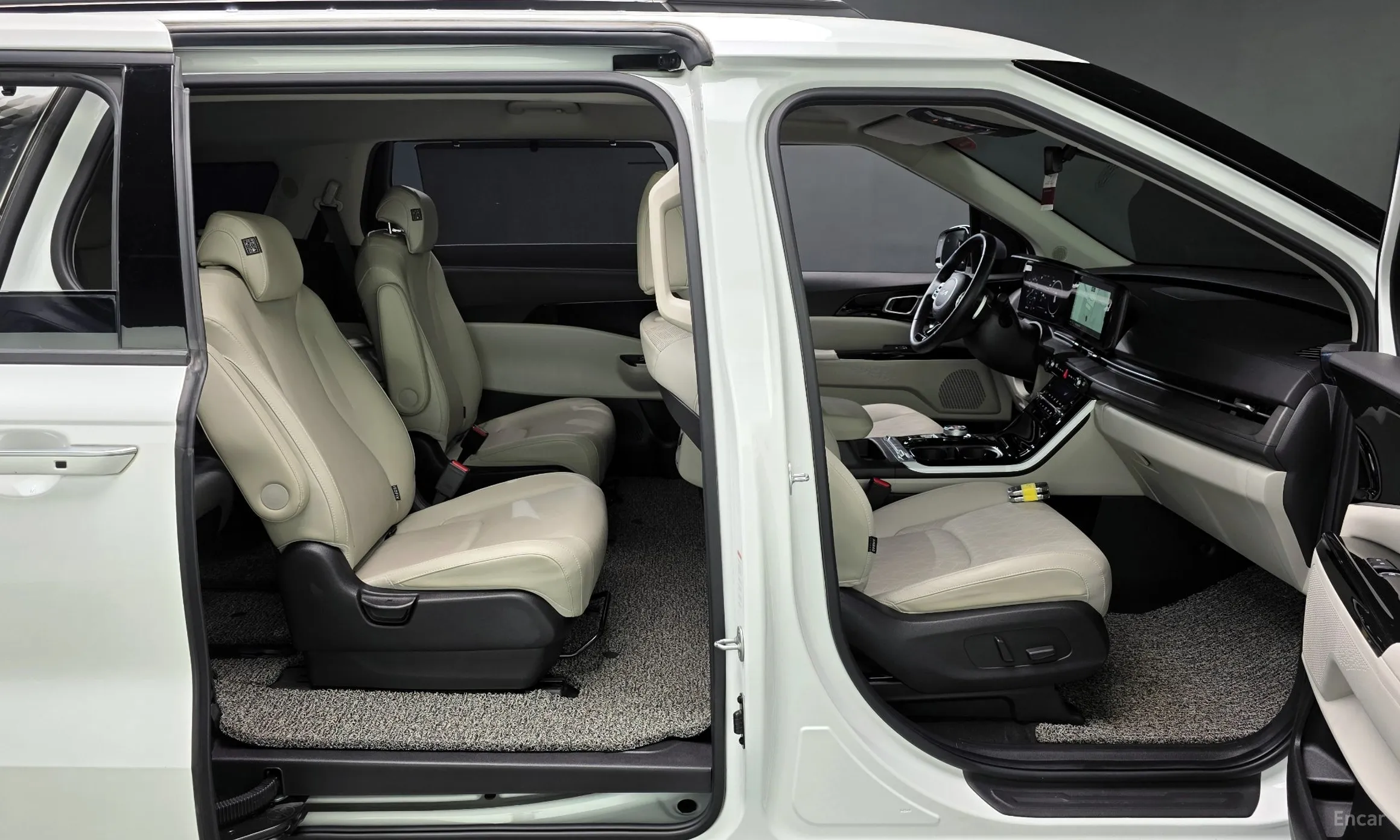 Kia Carnival Gen 4 превью 10