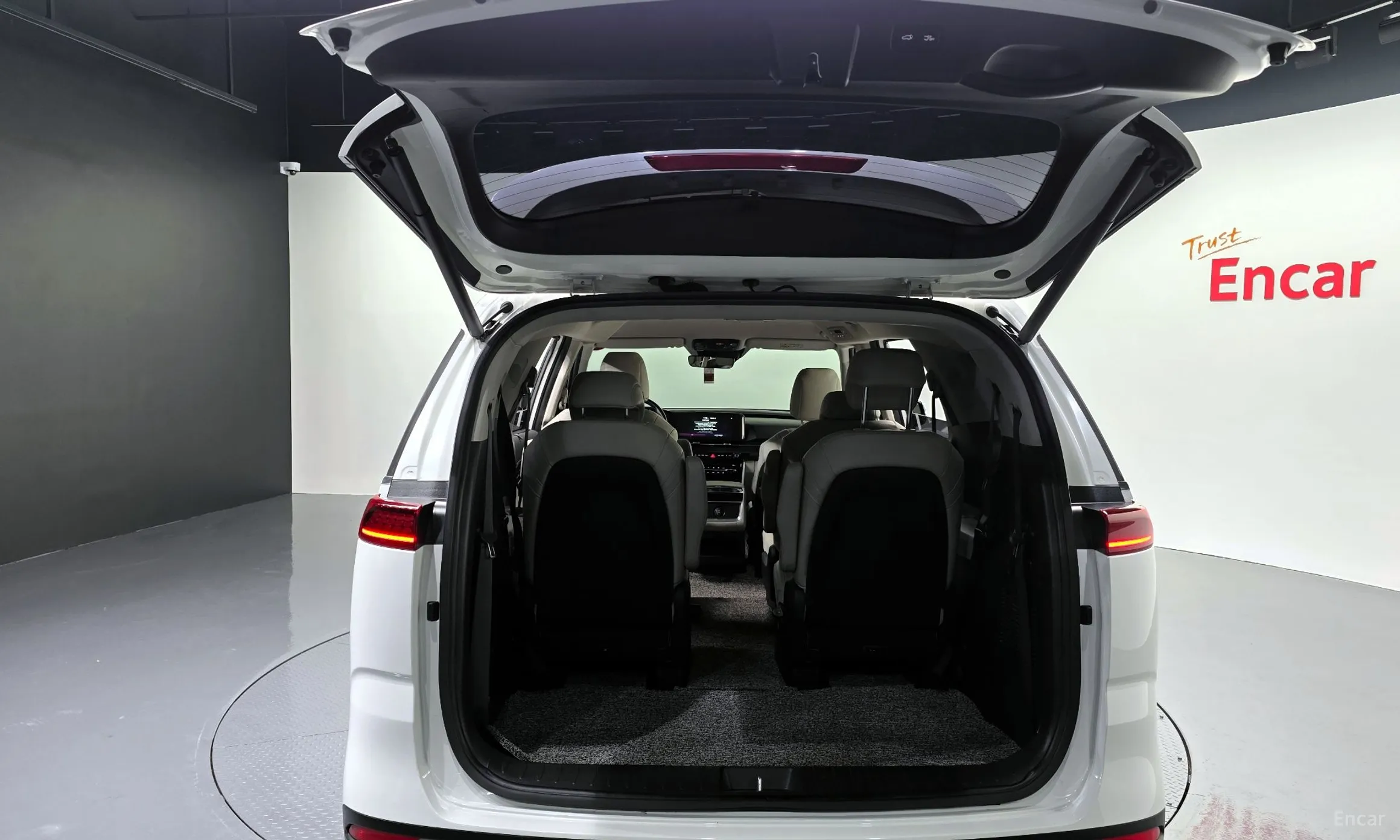 Kia Carnival Gen 4 превью 20