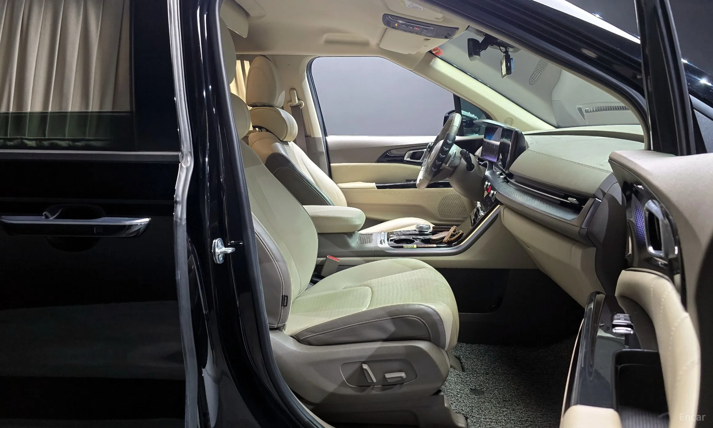 Kia Carnival Gen 4 превью 10