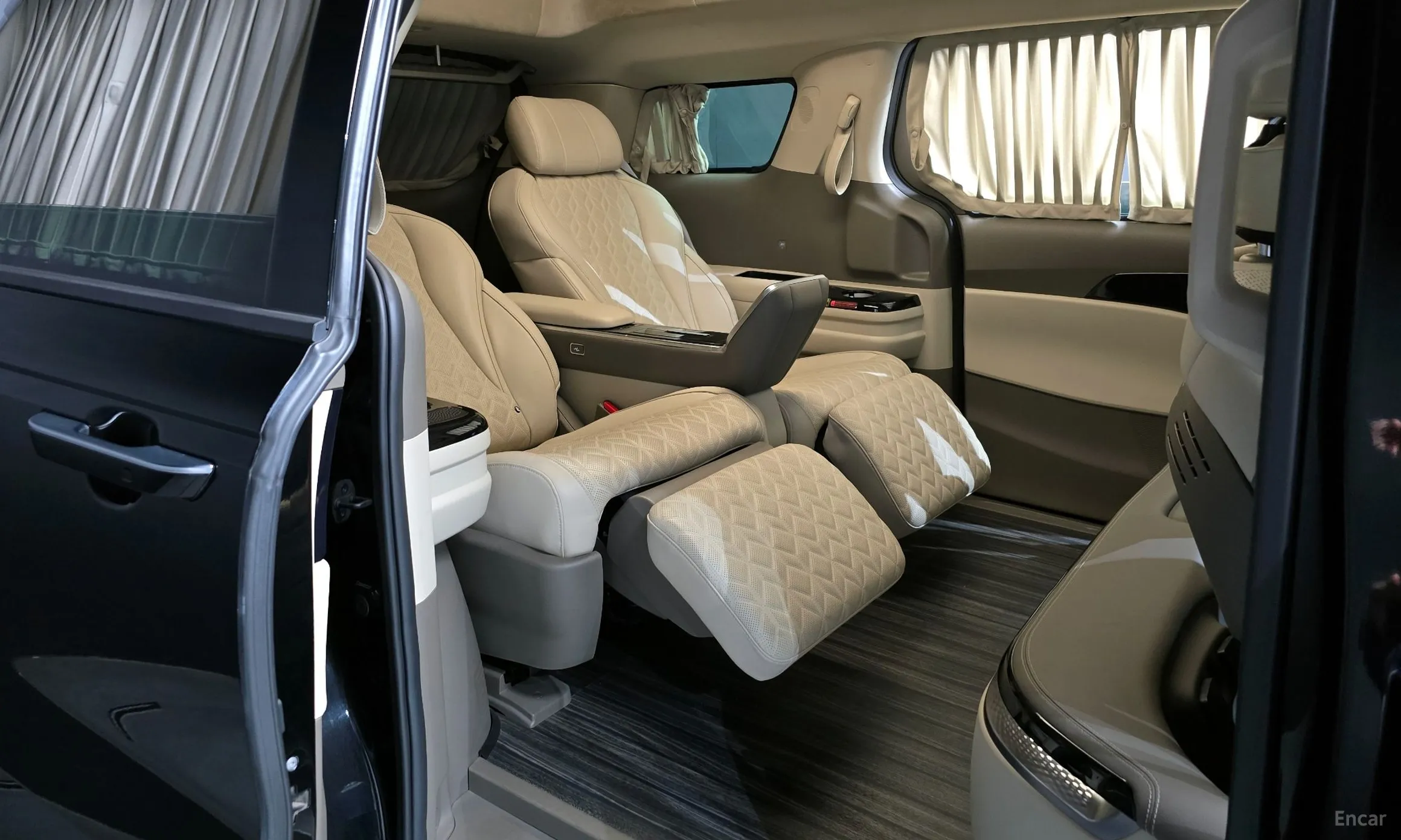 Kia Carnival Gen 4 превью 14