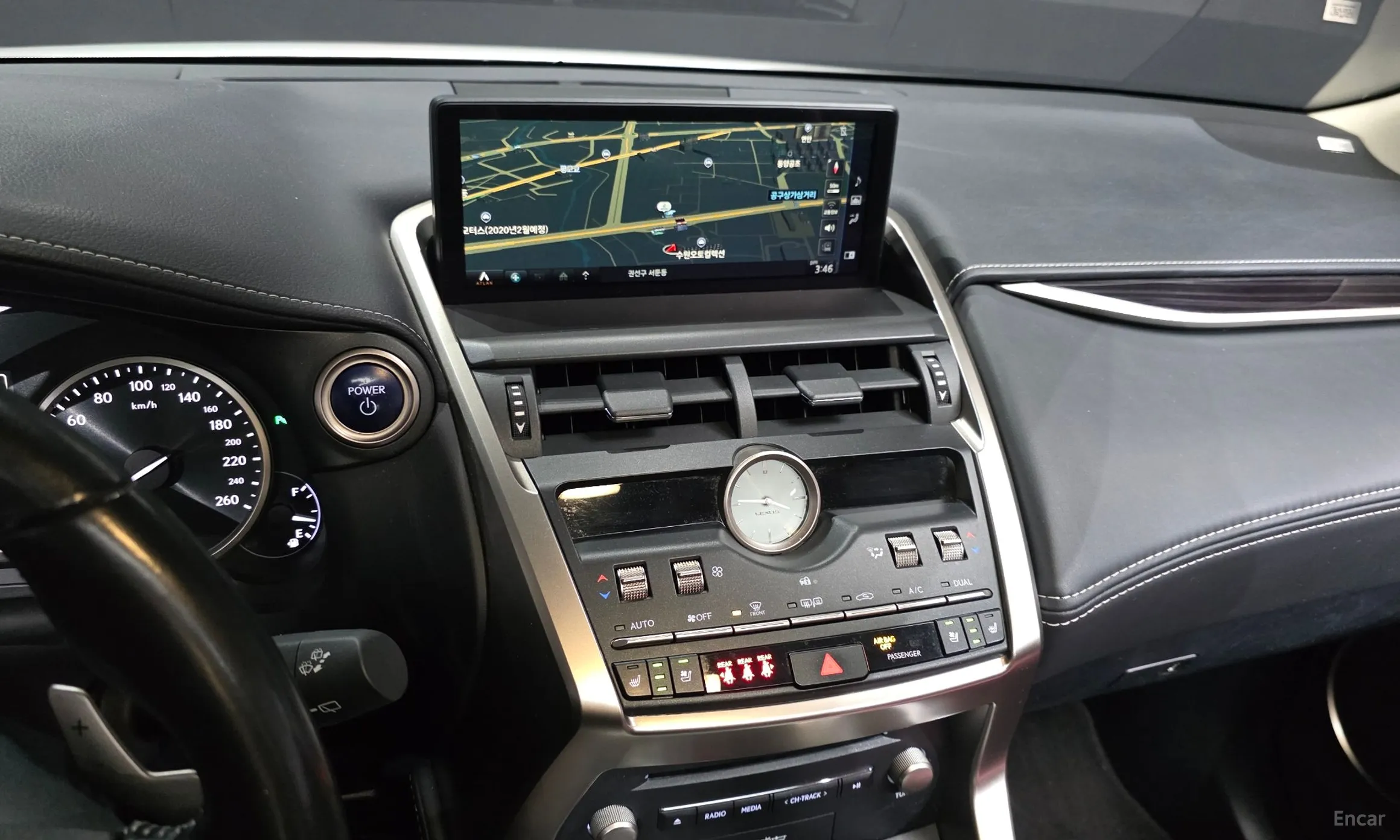 Lexus NX300h превью 15