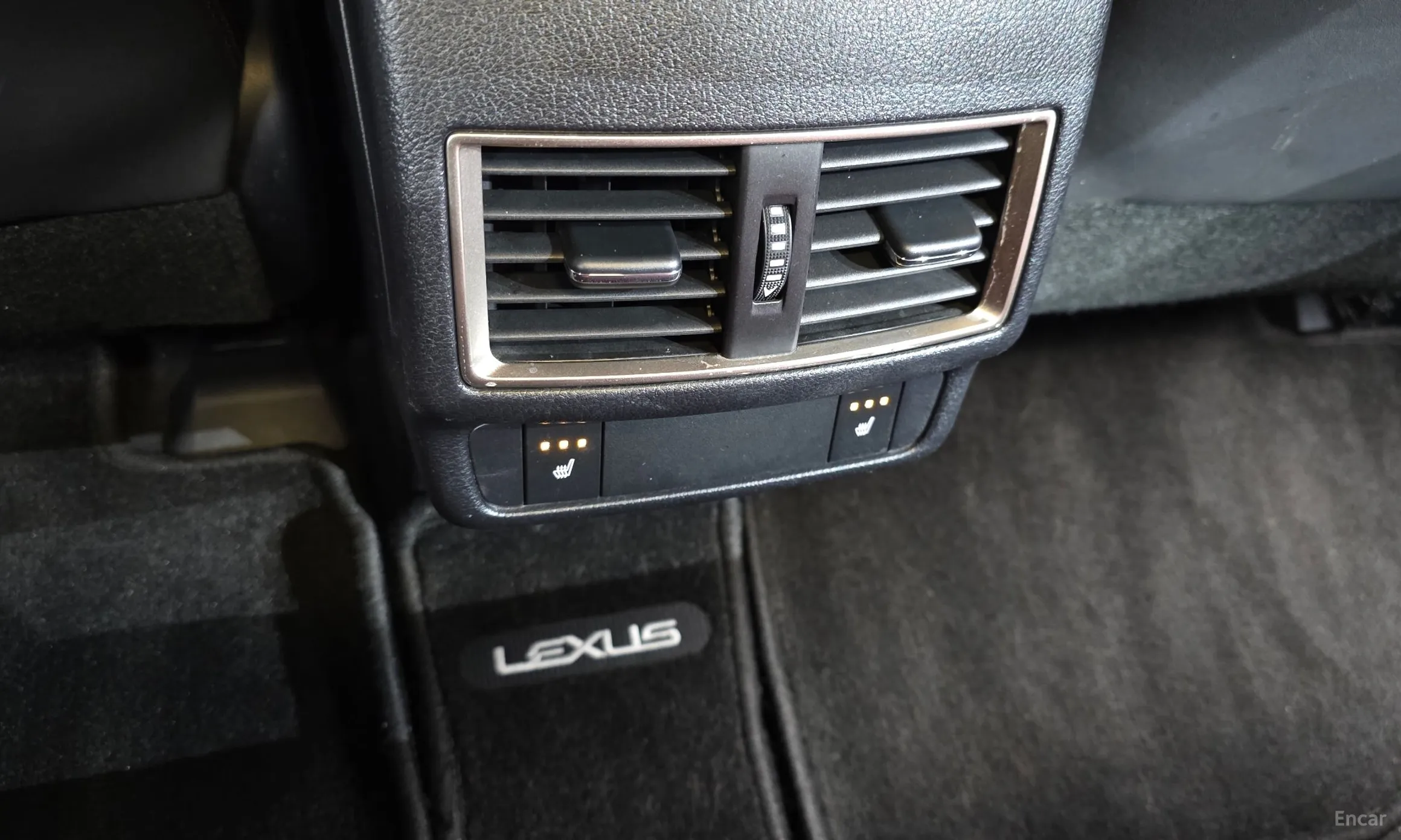 Lexus NX300h превью 19
