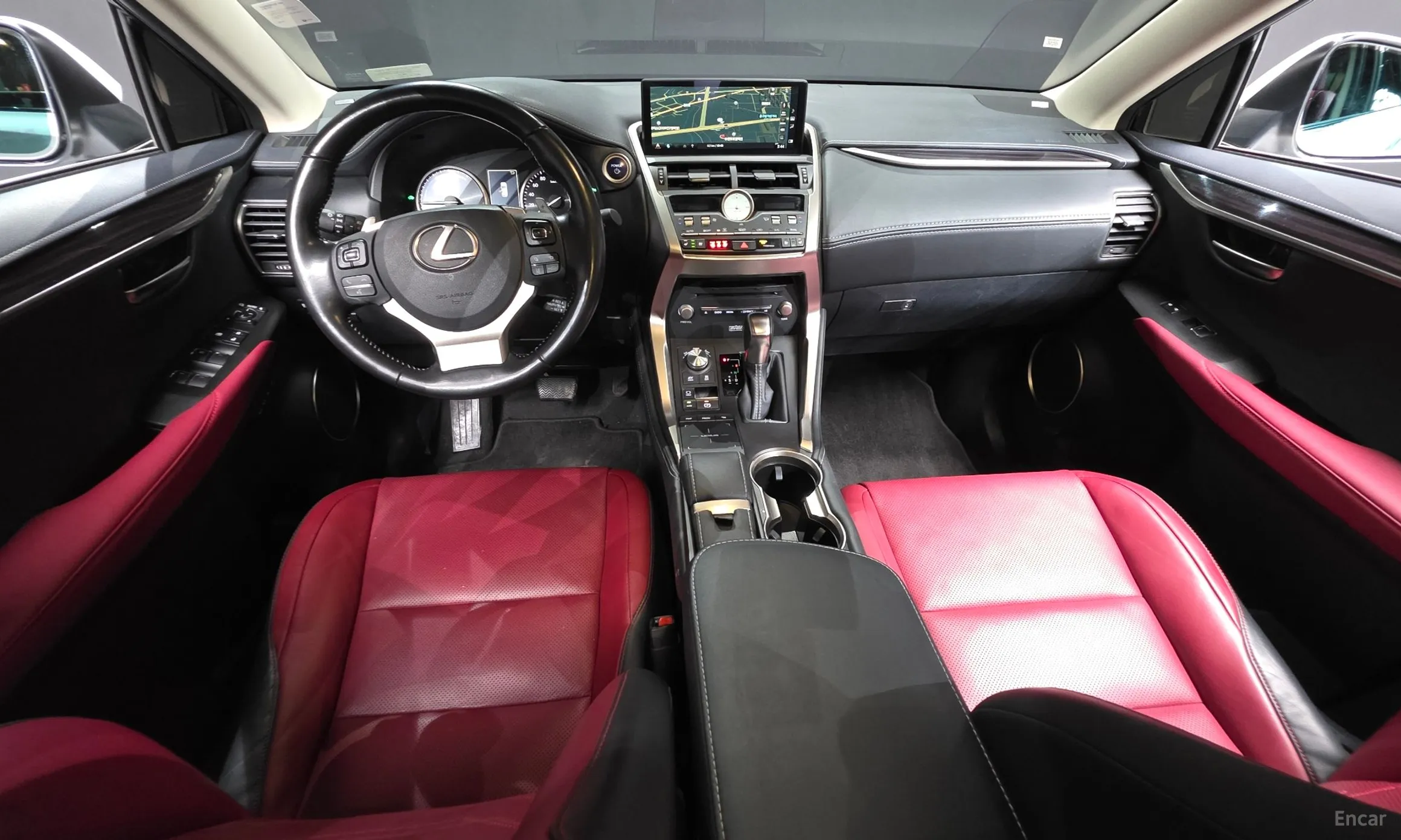 Lexus NX300h превью 7