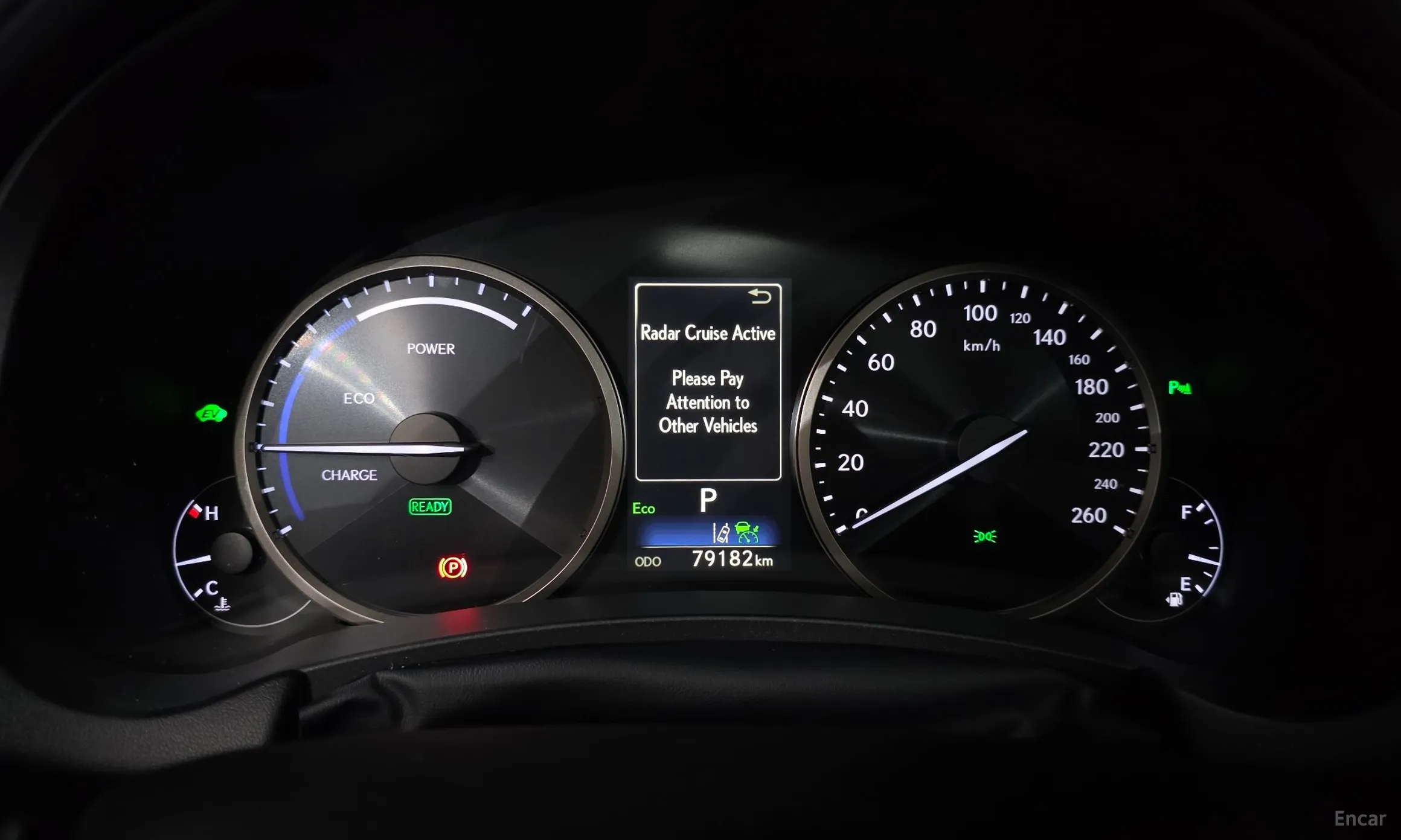 Lexus NX300h превью 8