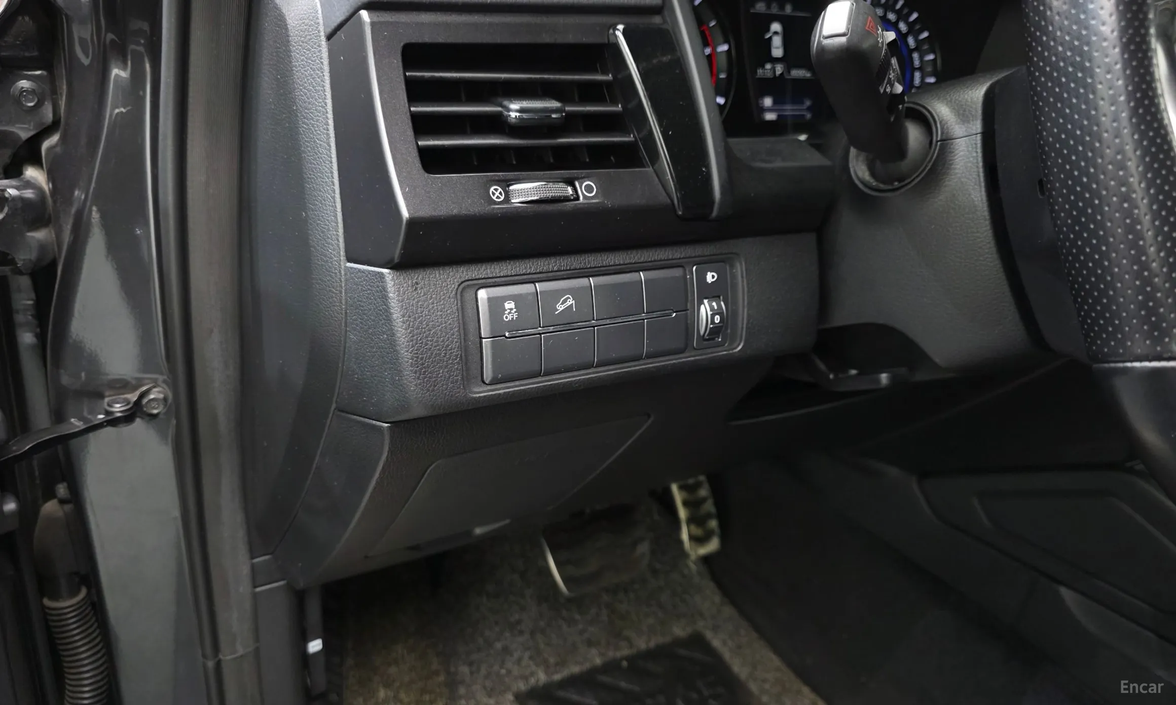 KG Mobility (SsangYong) Rexton Sports превью 15