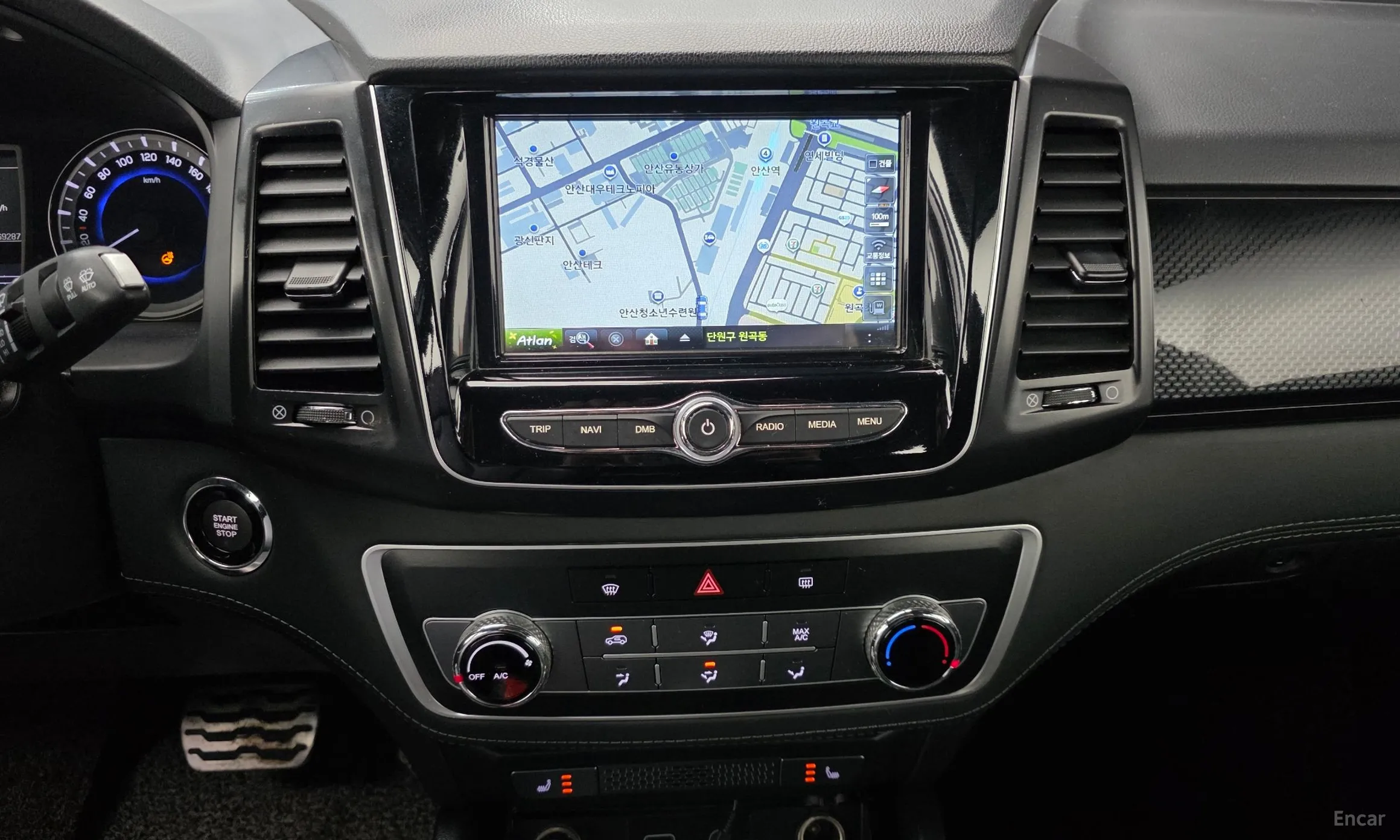 KG Mobility (SsangYong) Rexton Sports превью 16