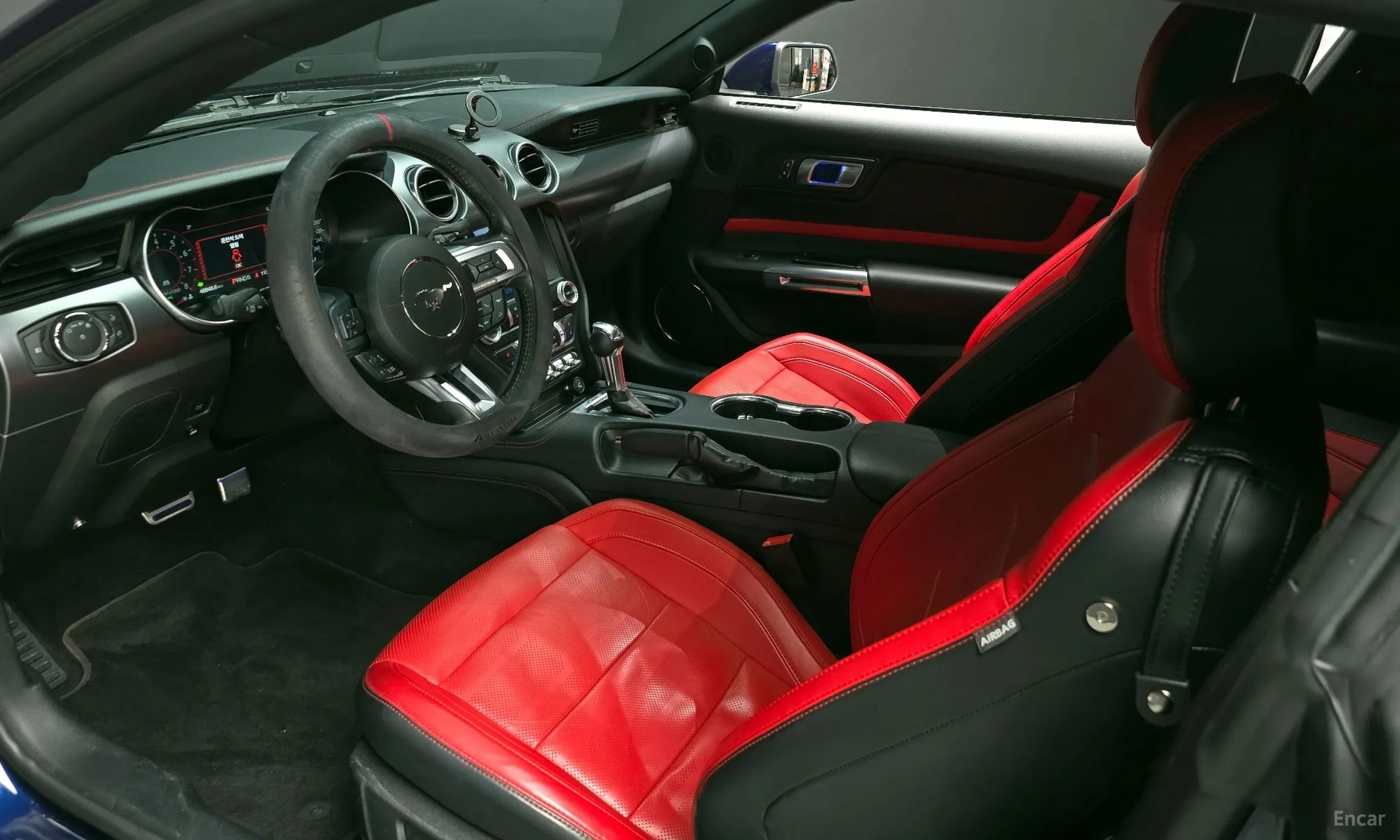 Ford Mustang превью 11