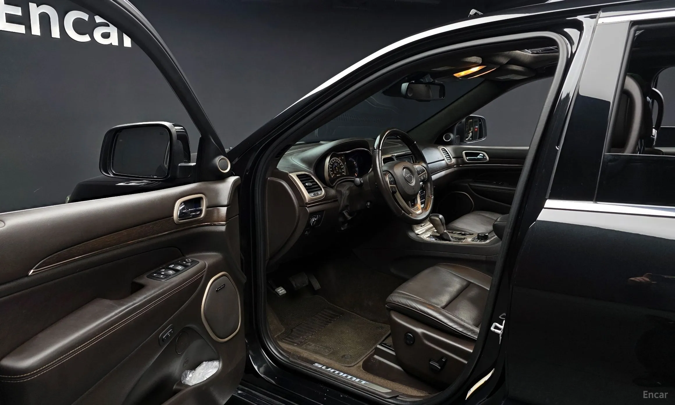 Jeep Grand Cherokee превью 10
