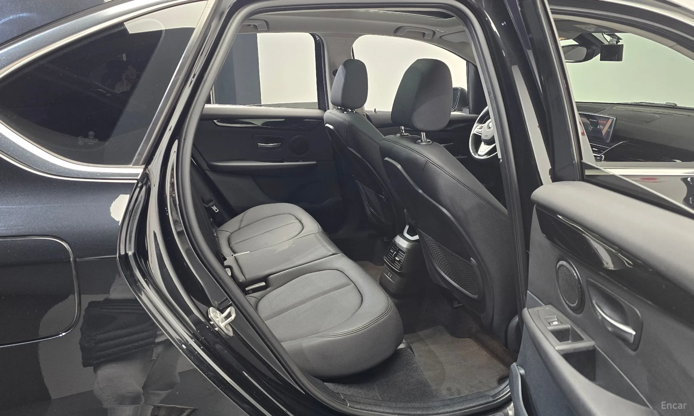 BMW 2-Series Active Tourer (F45) превью 12