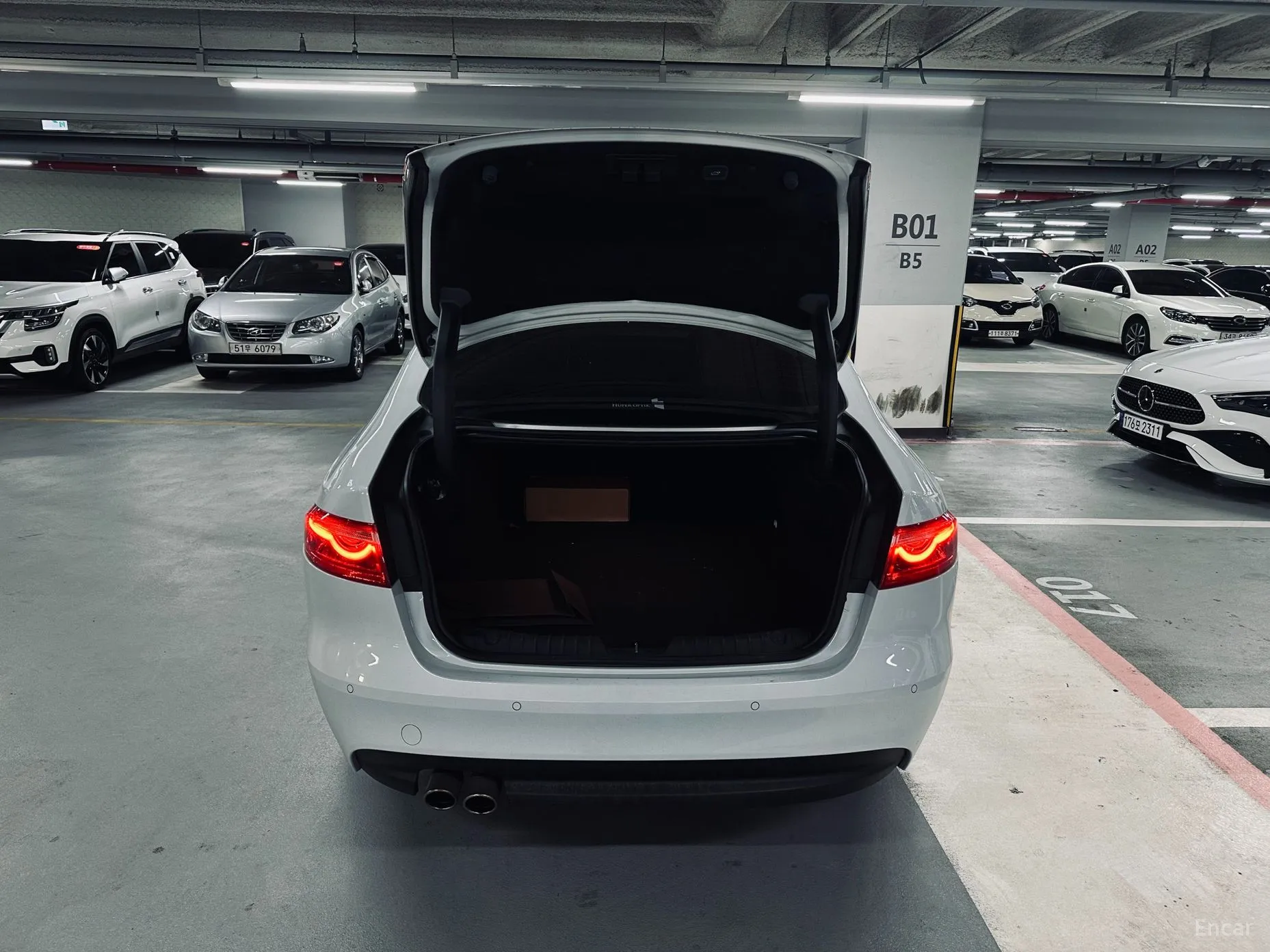 Jaguar XF (x260) превью 18