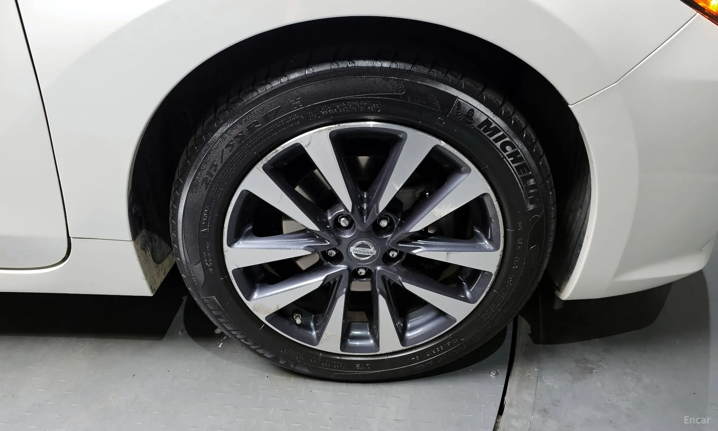 Nissan Altima превью 5