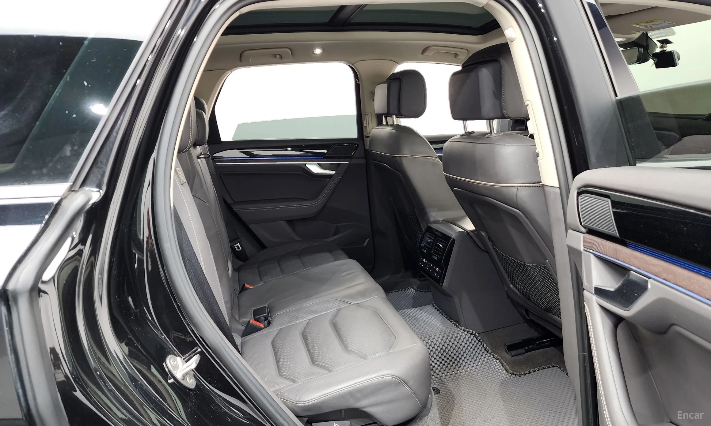 Volkswagen Touareg 3rd Generation превью 12