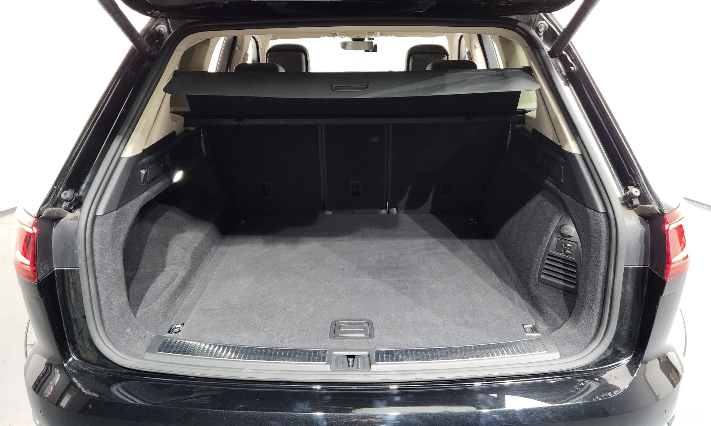Volkswagen Touareg 3rd Generation превью 20