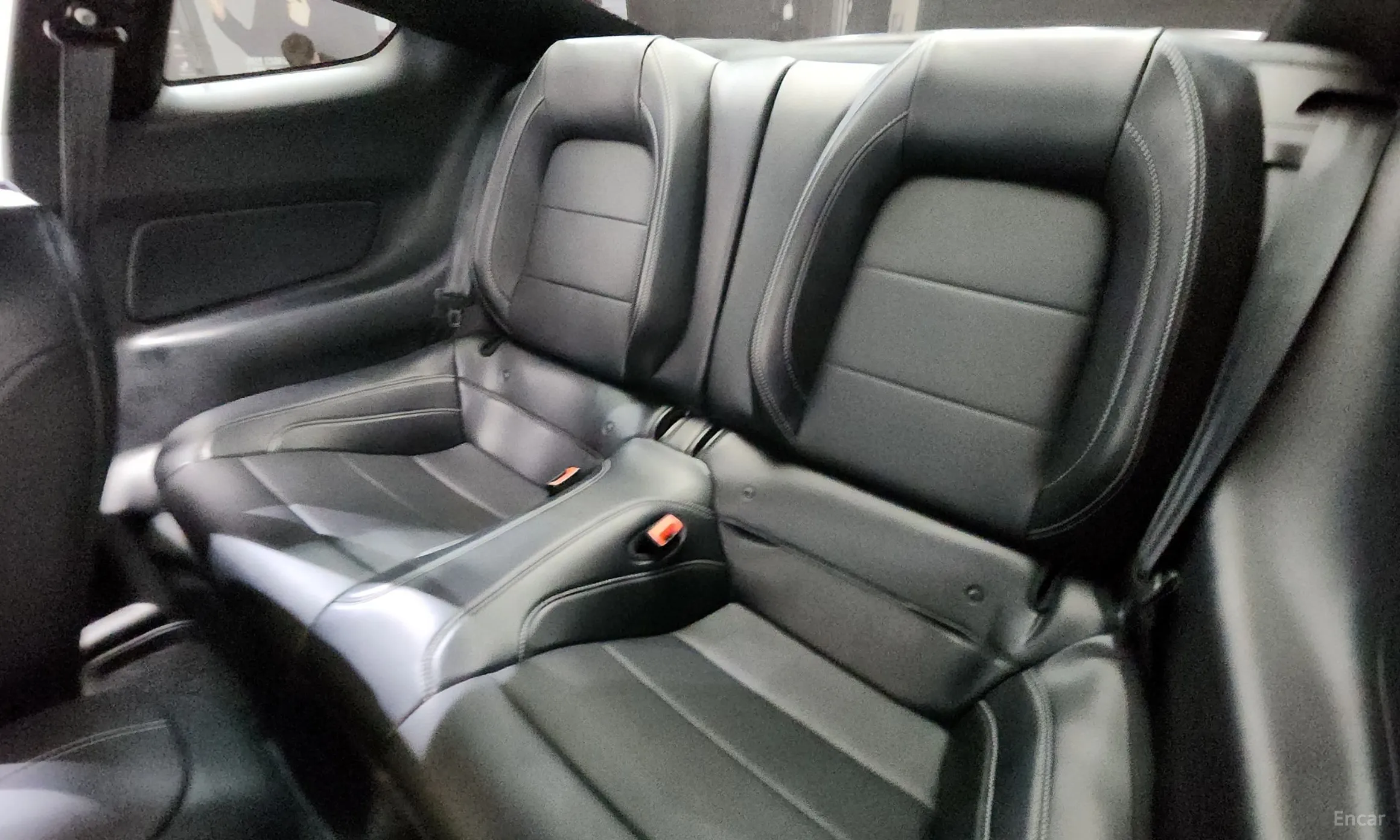 Ford Mustang превью 12