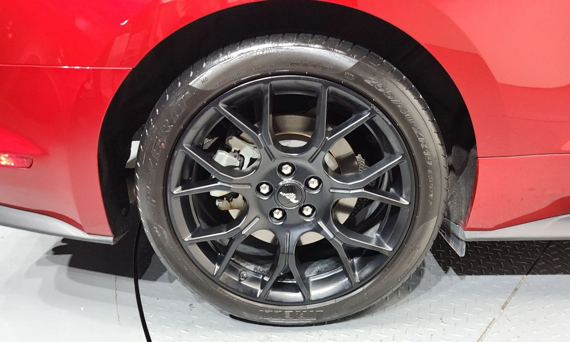 Ford Mustang превью 5