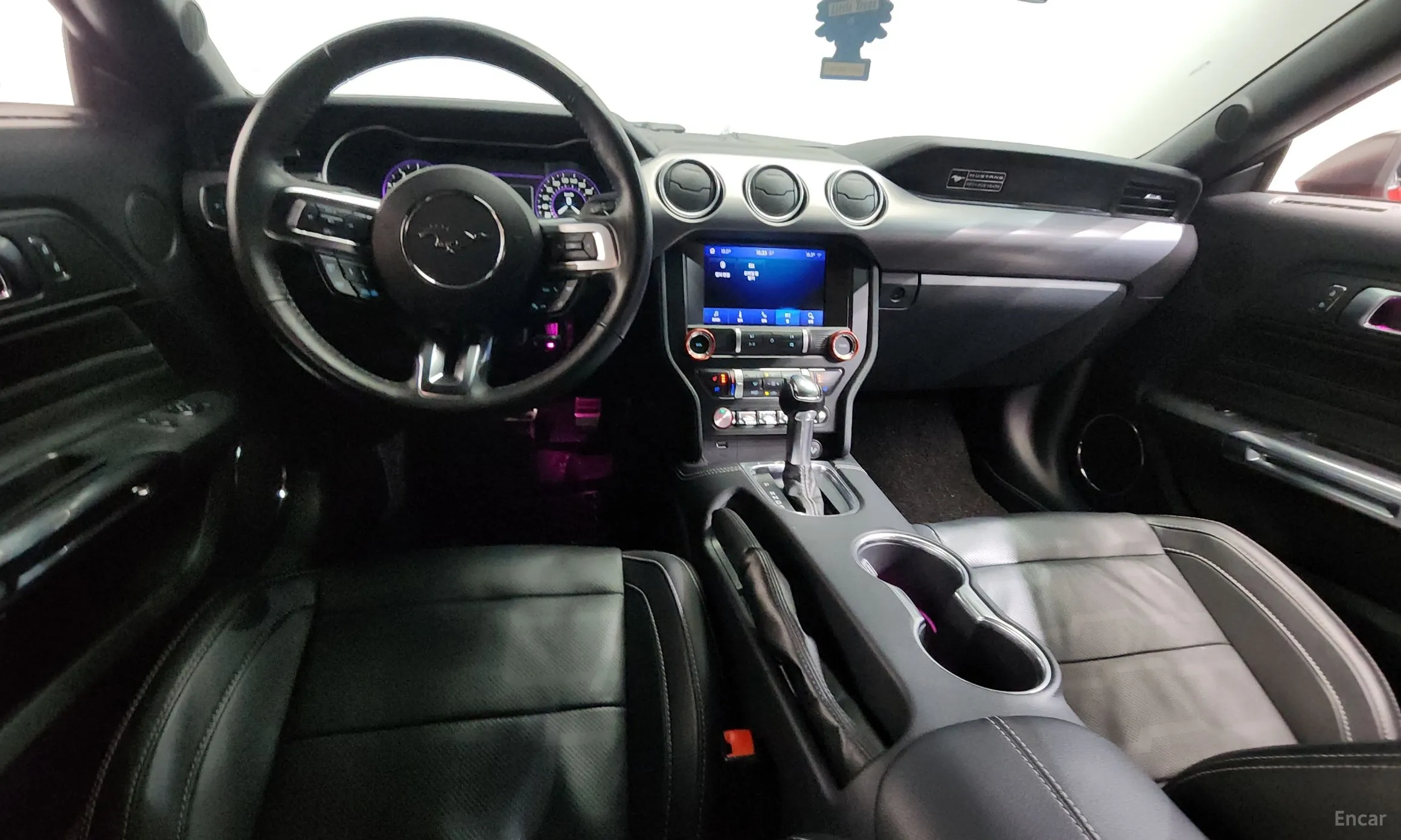Ford Mustang превью 7