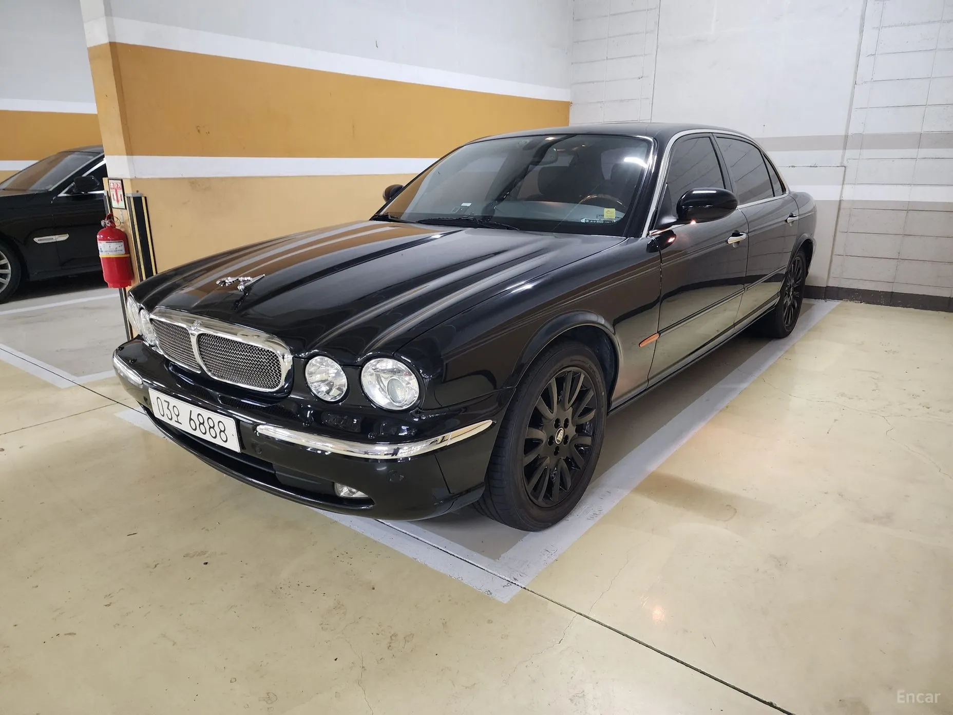 XJ-8