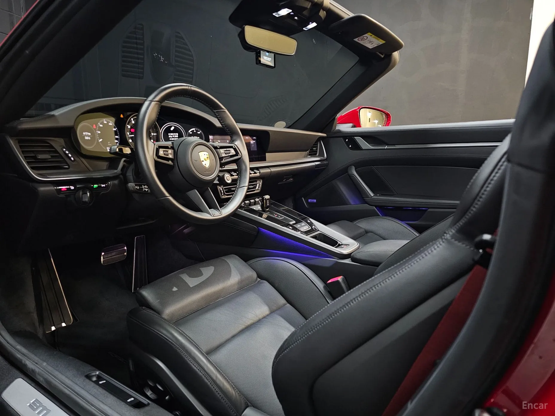 Porsche 911 (992) превью 11