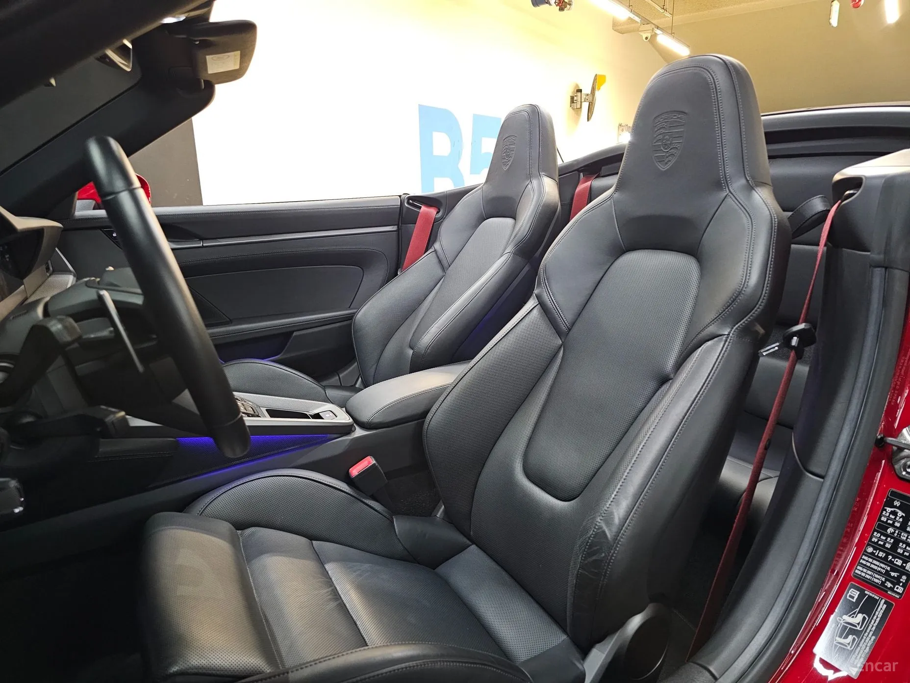 Porsche 911 (992) превью 12