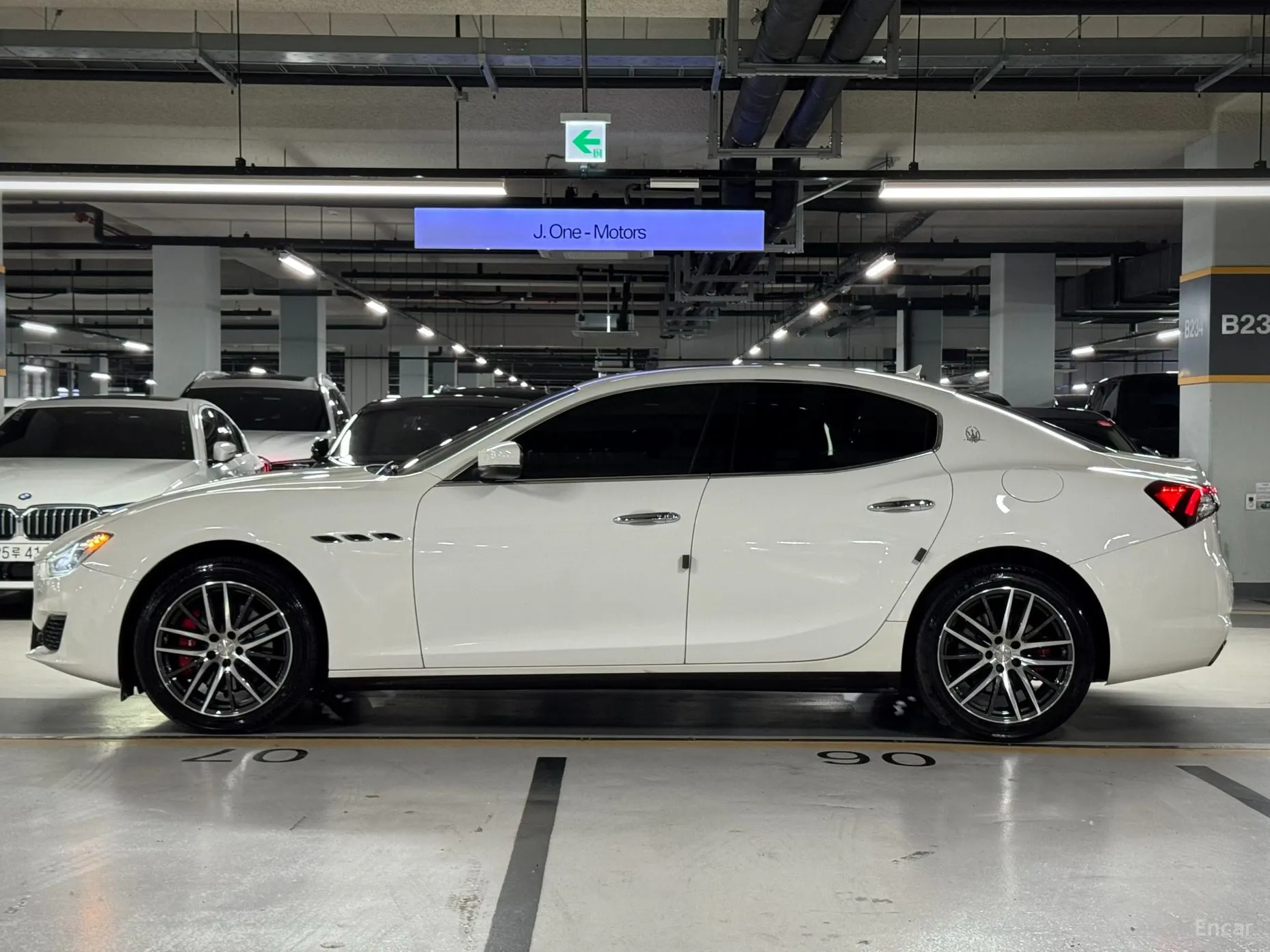 Maserati Ghibli превью 20